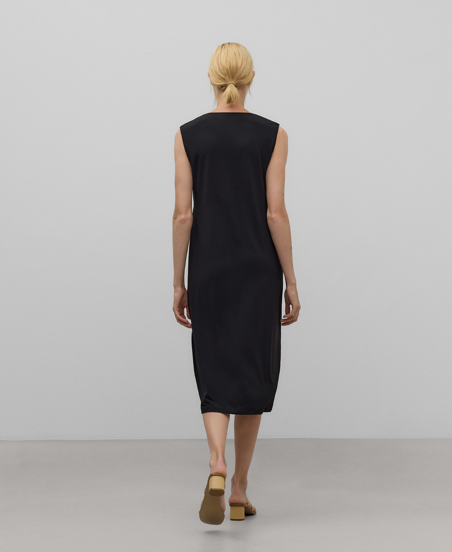 Vestido midi nudo mujer image number 2