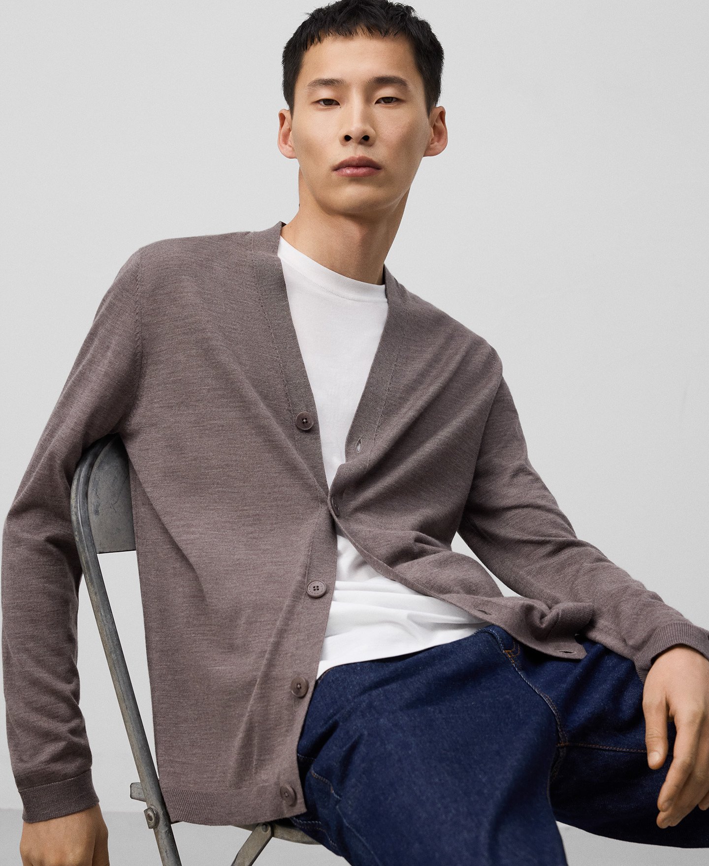 Merino wool cardigan man image number 3