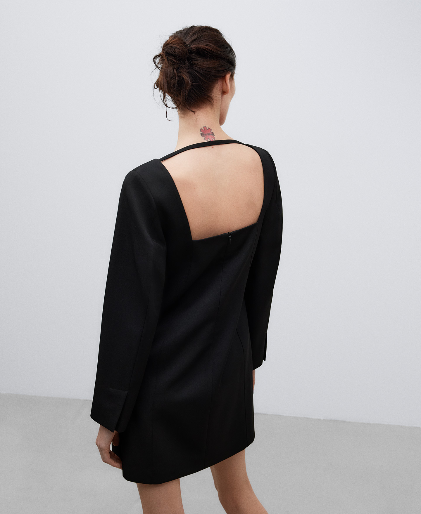 Black short dress woman image number 2