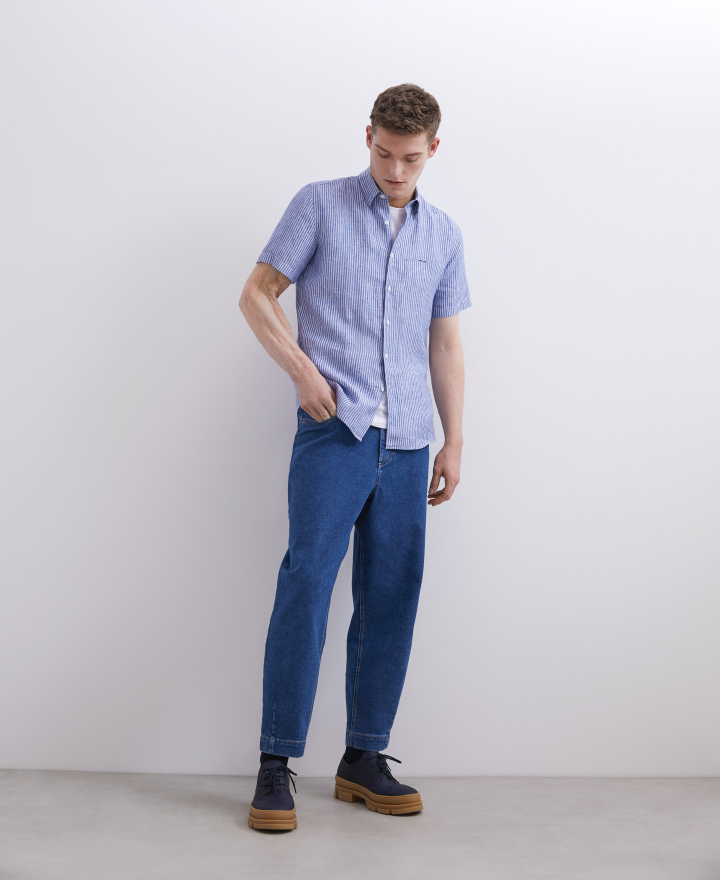 Camisa de lino con rayas image number 3