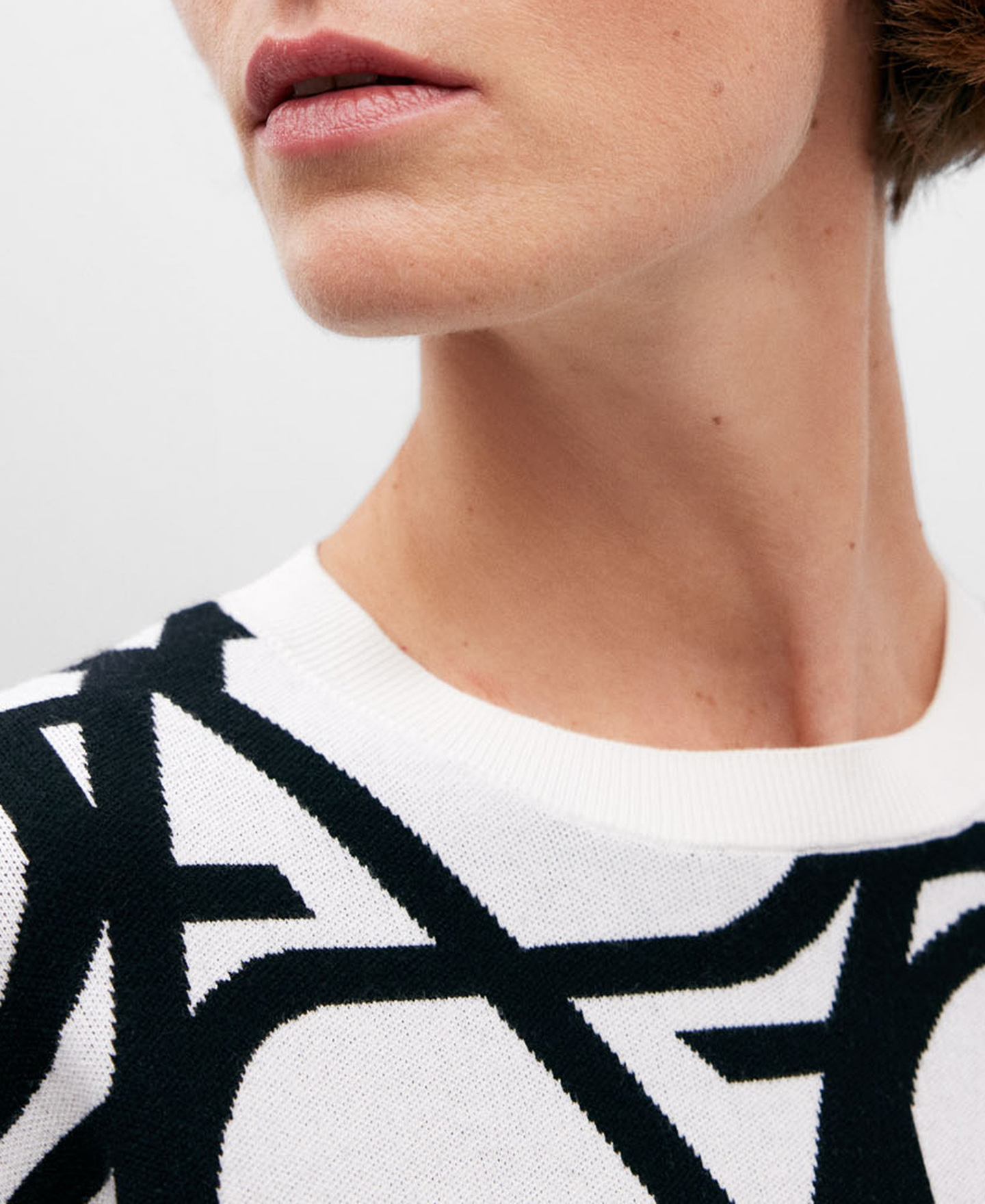Black/cream jacquard sweatshirt women image number 3