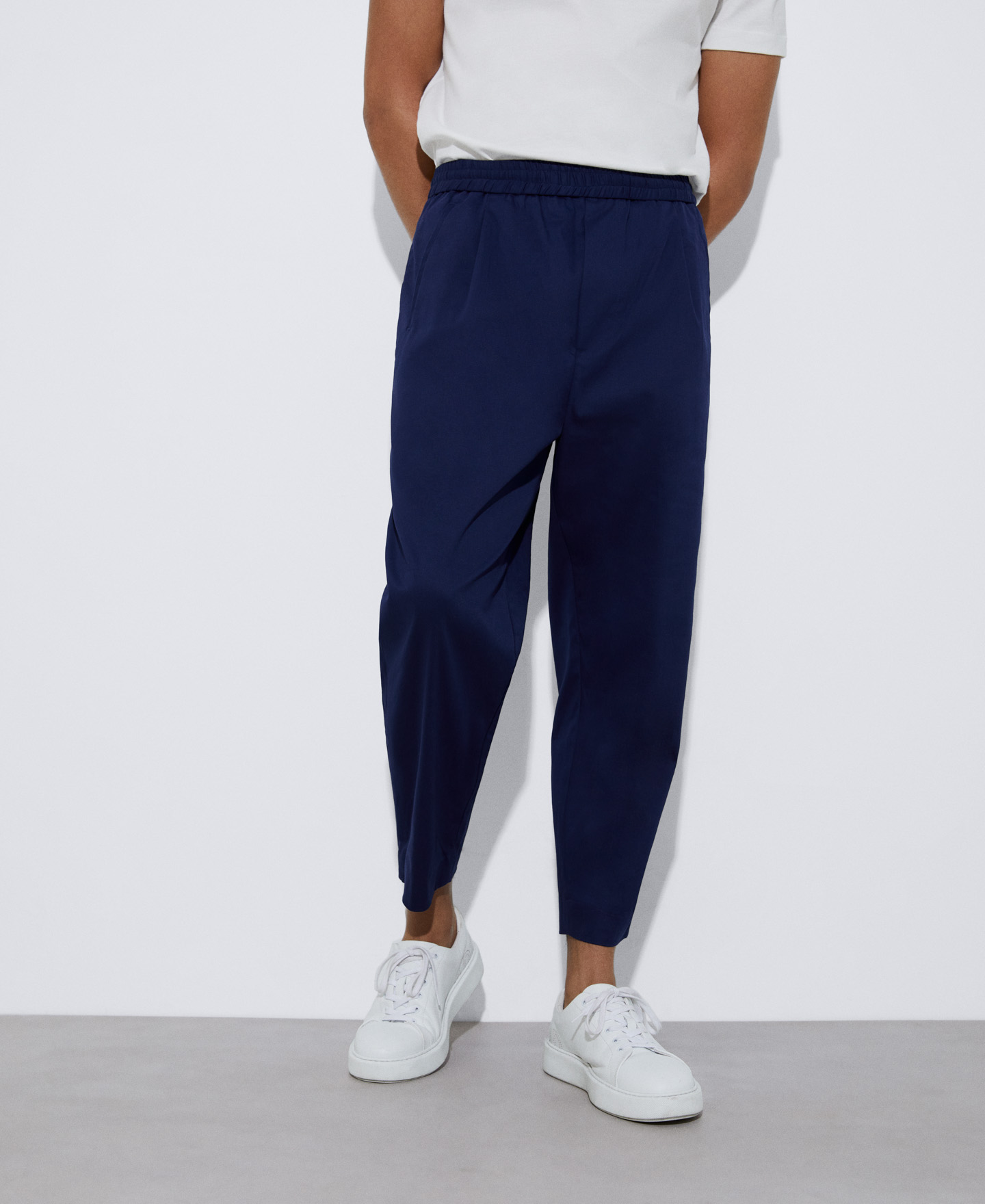 Carrot silhouette cotton trousers image number 0