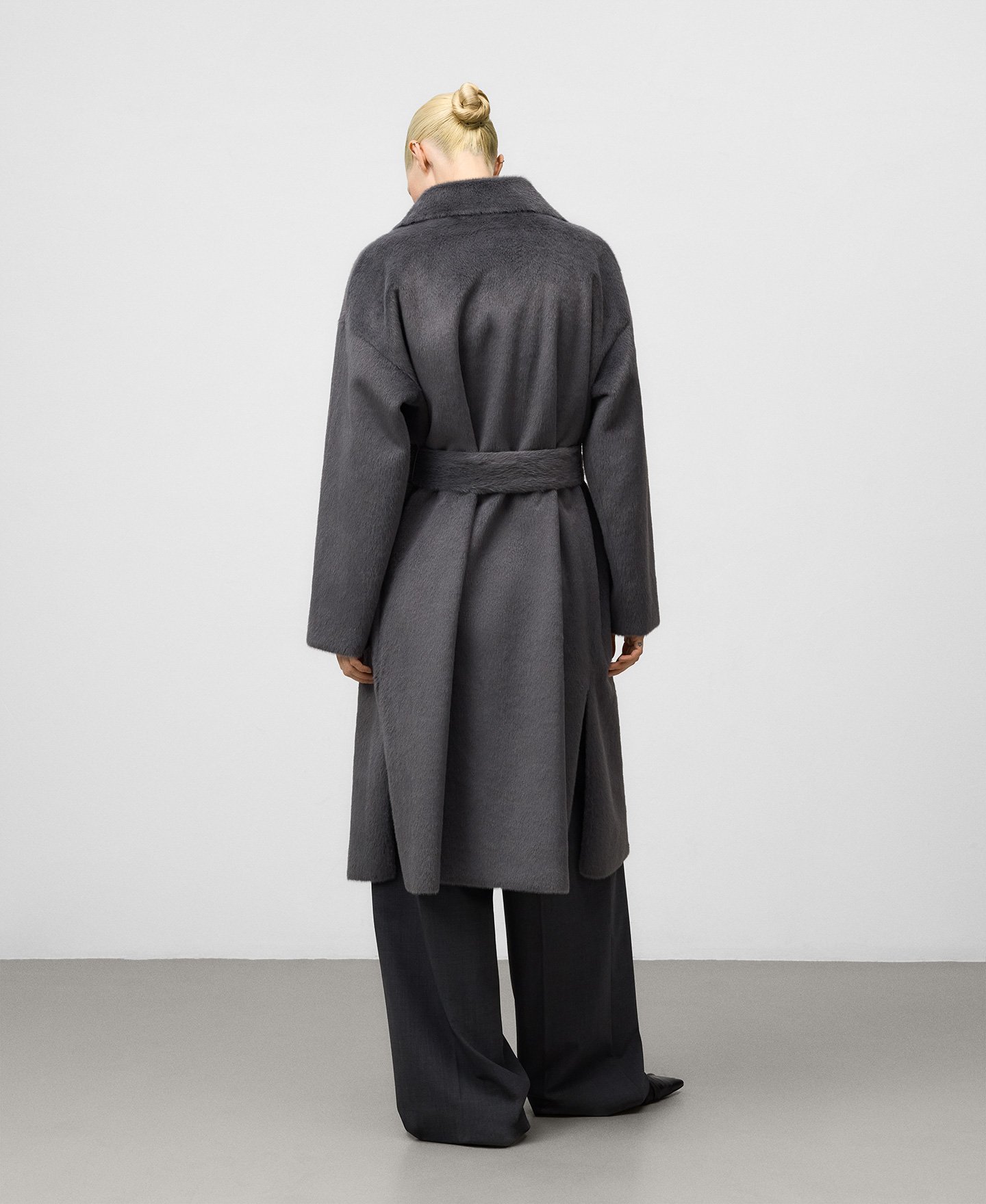 Straight-cut faux fur coat woman image number 2
