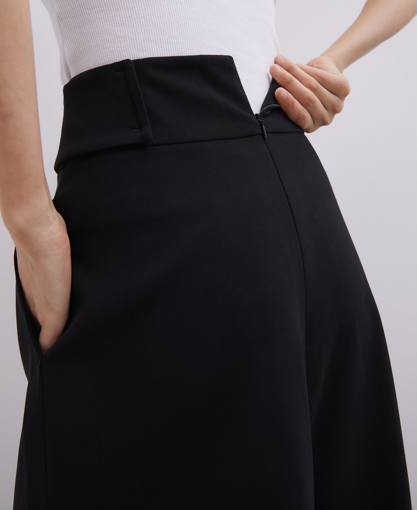 Pantalón amplio con detalle de botones image number 2