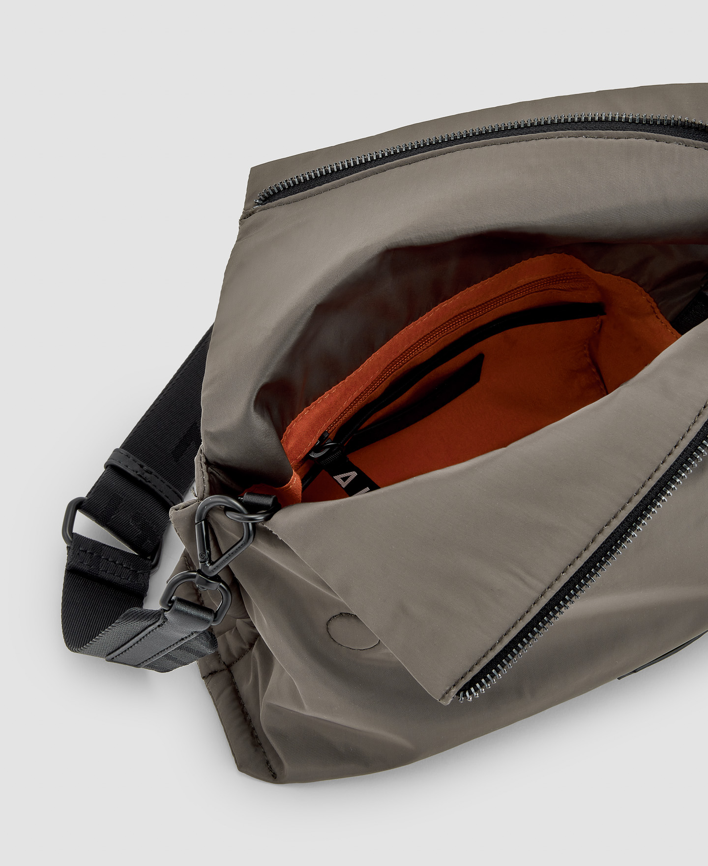 Recycled materials shoulder bag image number 2