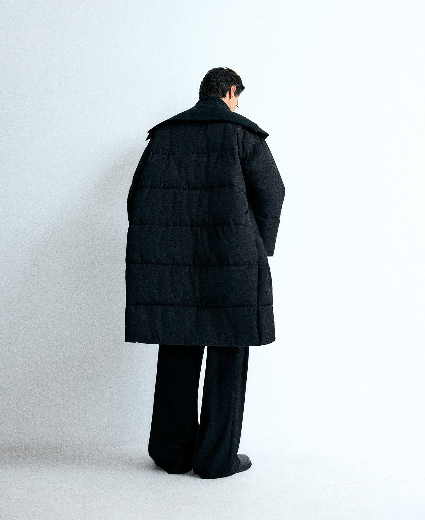 Abrigo oversize acolchado hombre image number 3