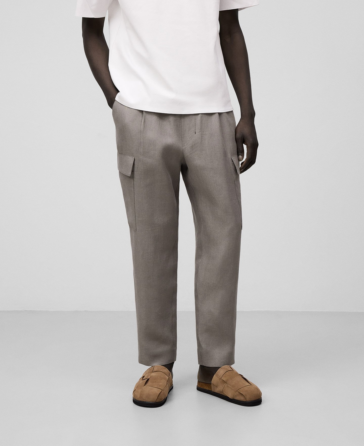 Pantalón cargo lino hombre image number 0