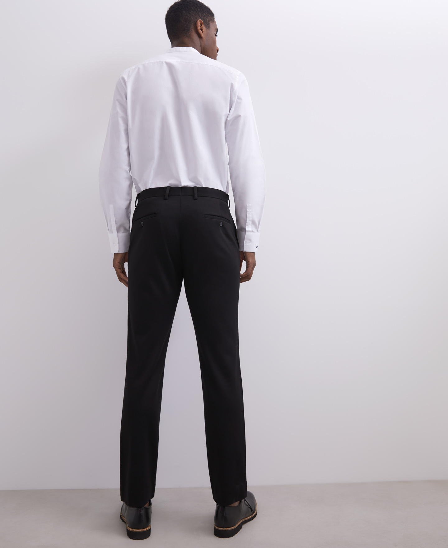 Pantalón chino en twill de viscosa image number 1
