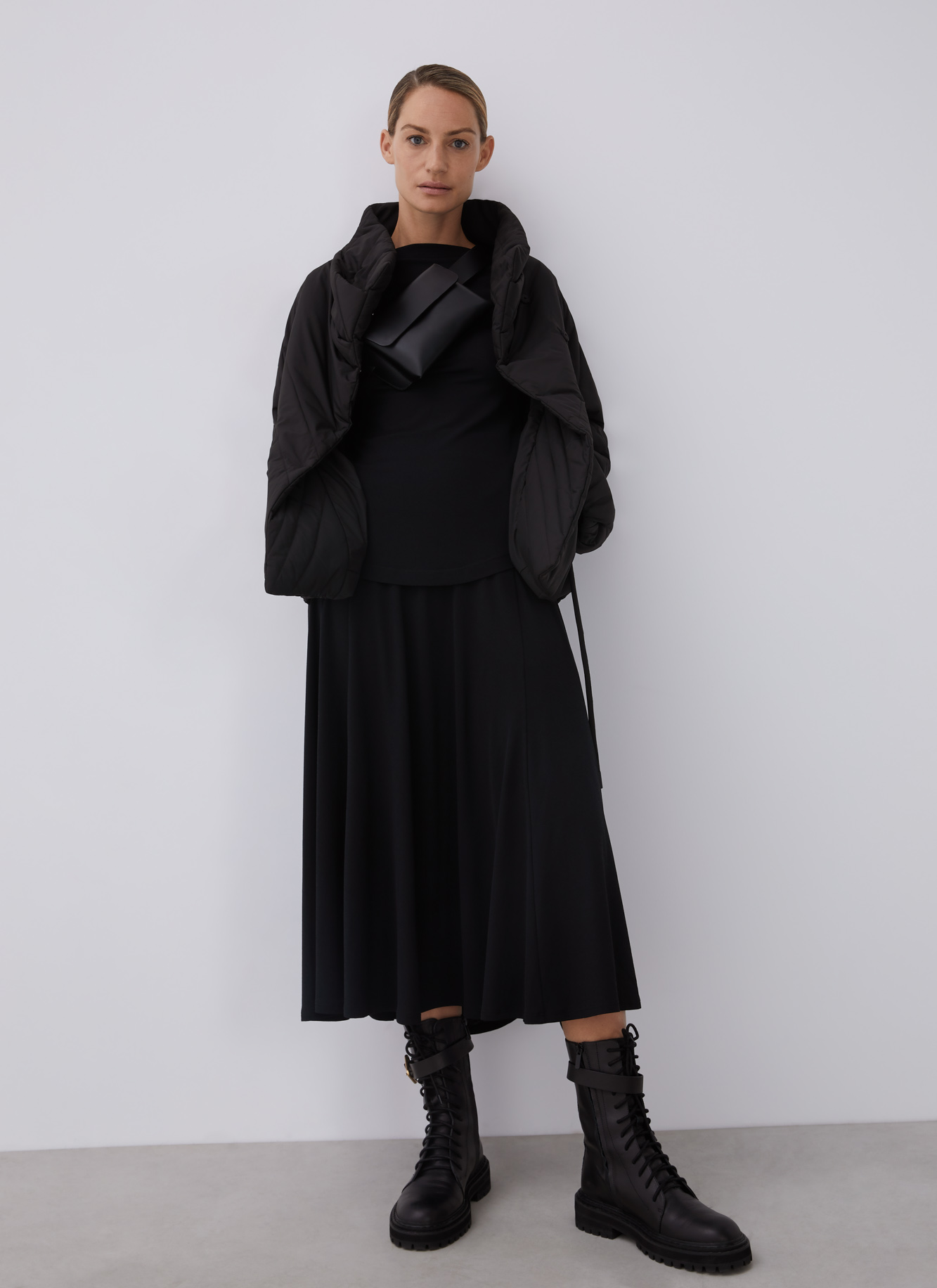 Knitted midi skirt image number 4
