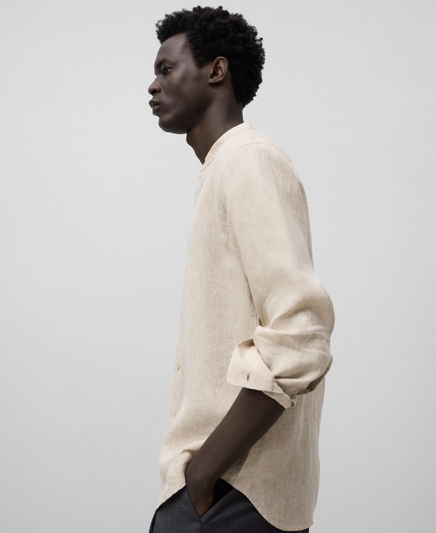 European linen Mandarin collar shirt man image number 3