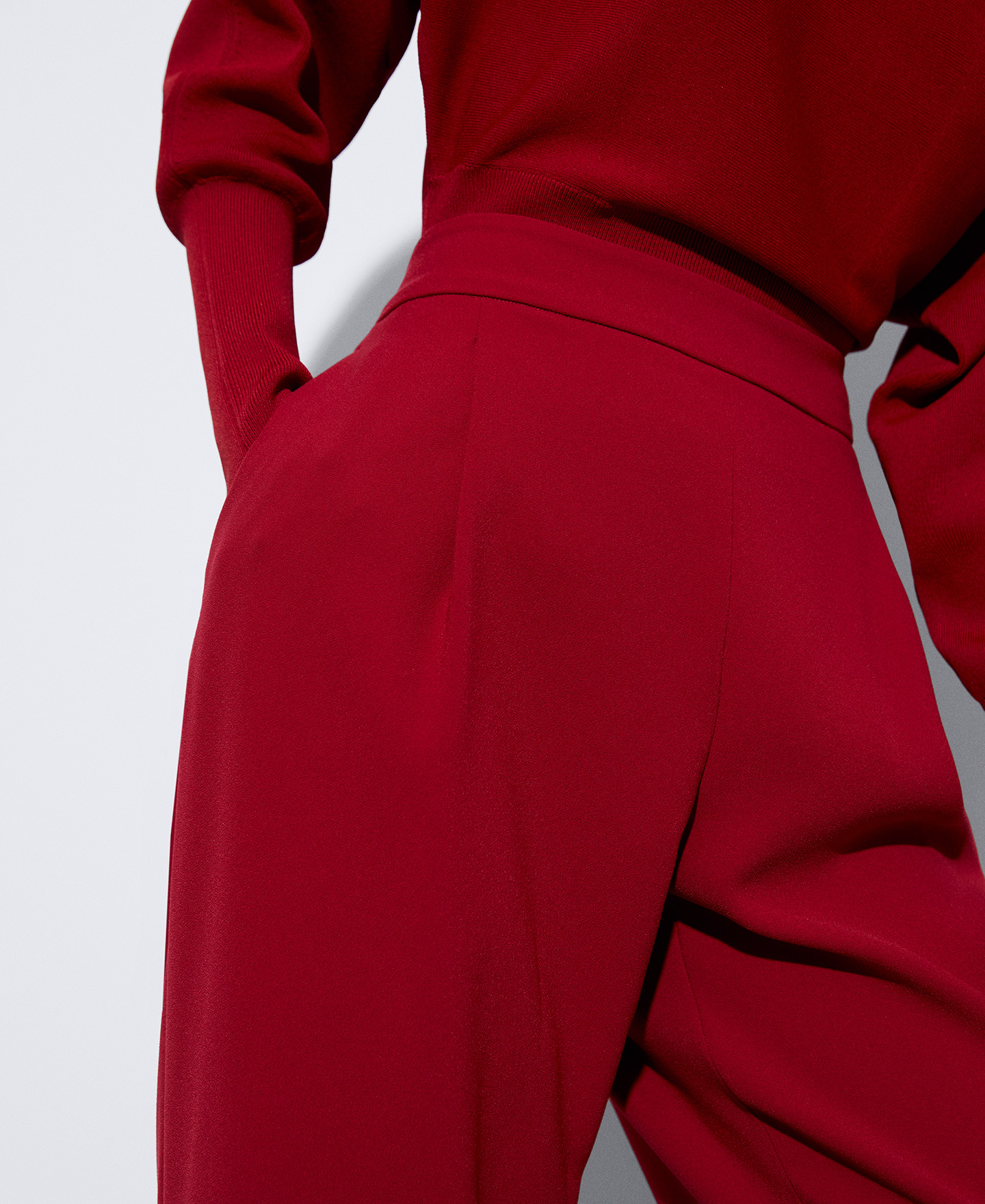 Recycled polyester jogger trousers image number 3