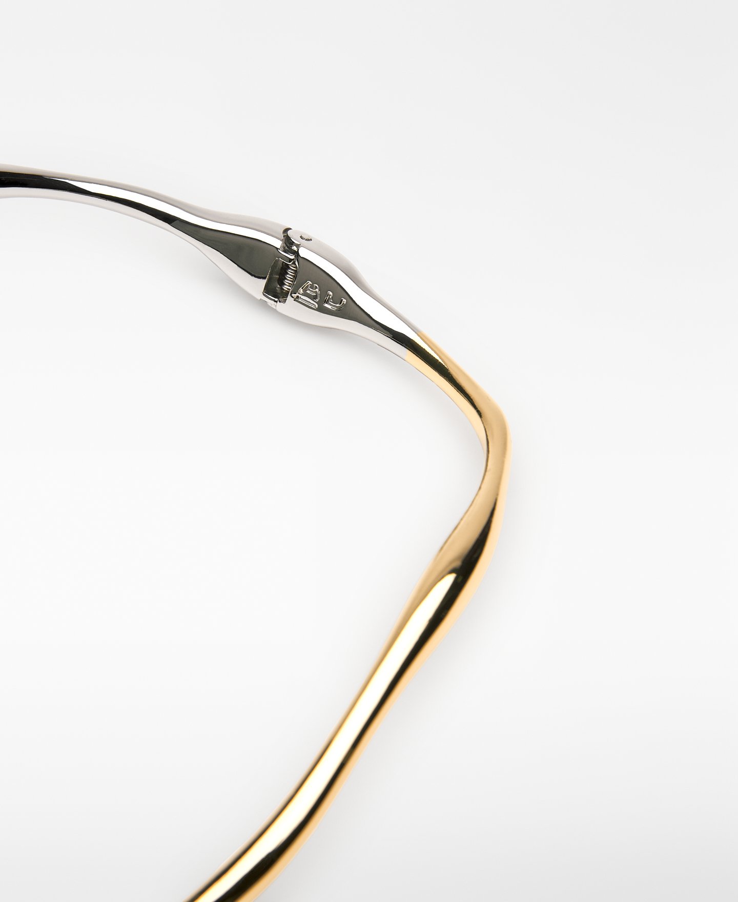 Double-lacquered metal choker woman image number 1