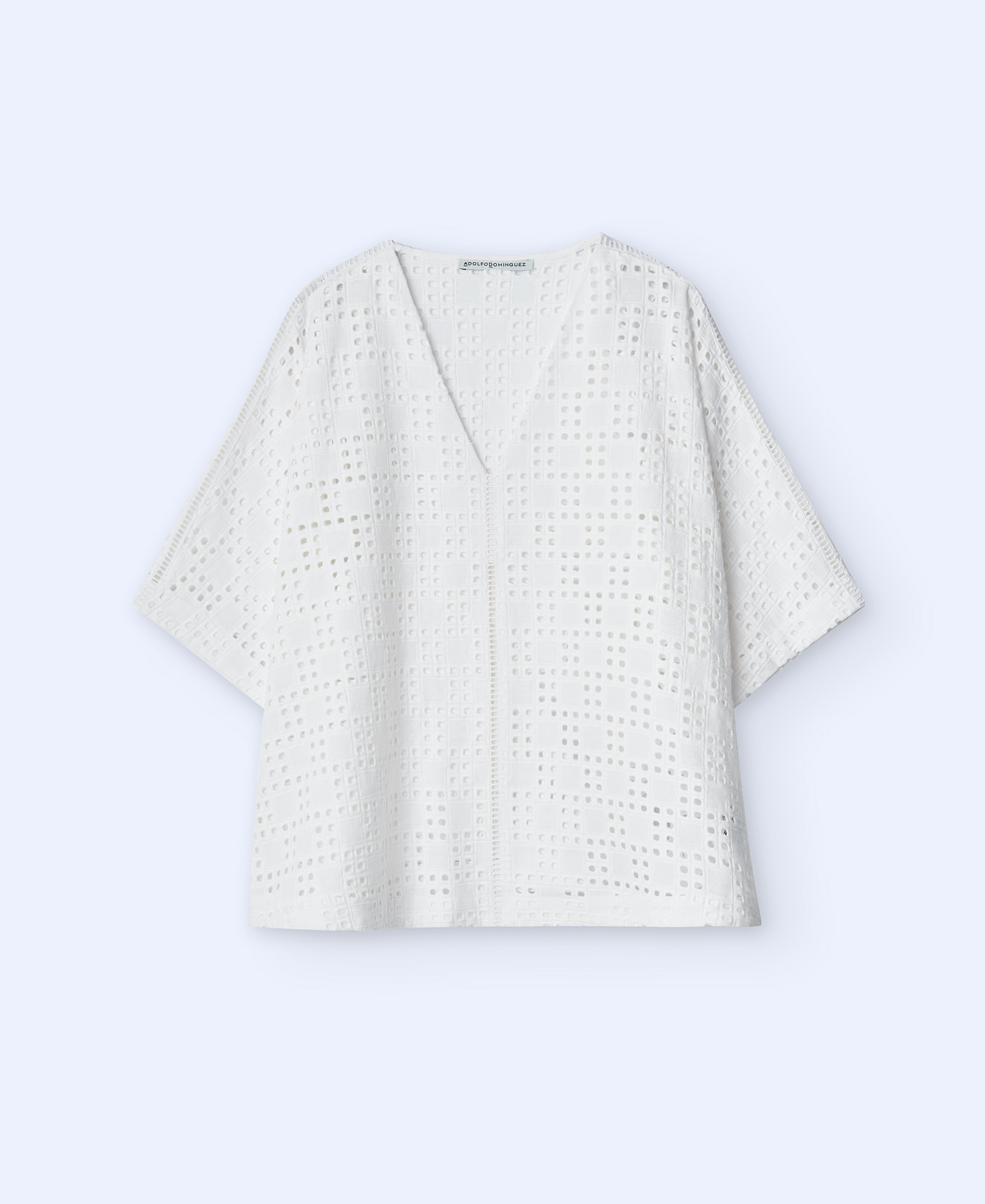 Embroidered V-neckline blouse image number 4
