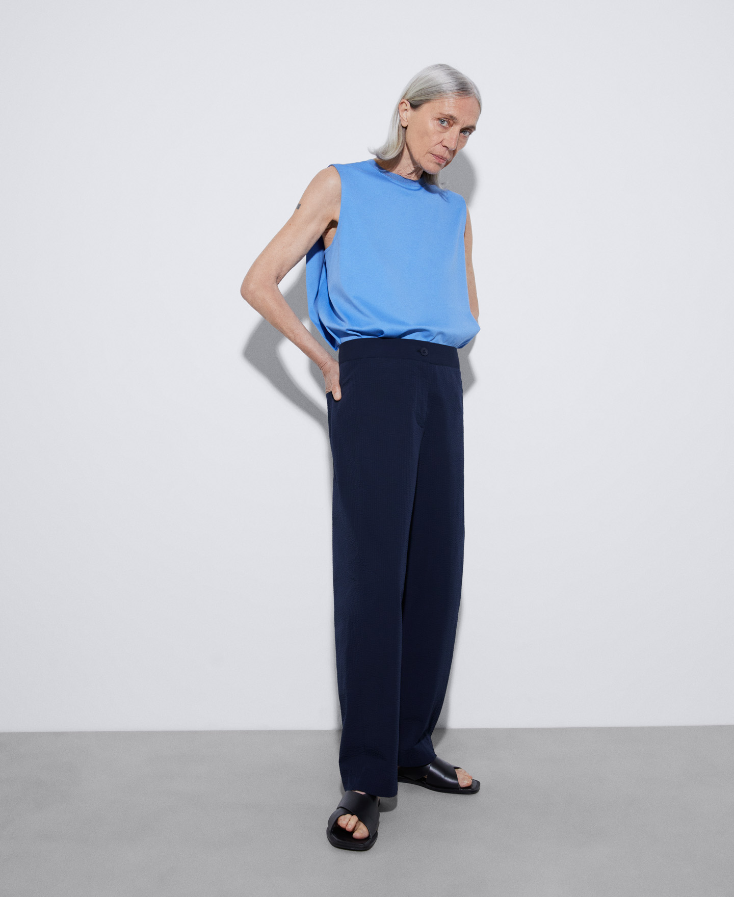 Responsible cotton carrot trousers image number 1