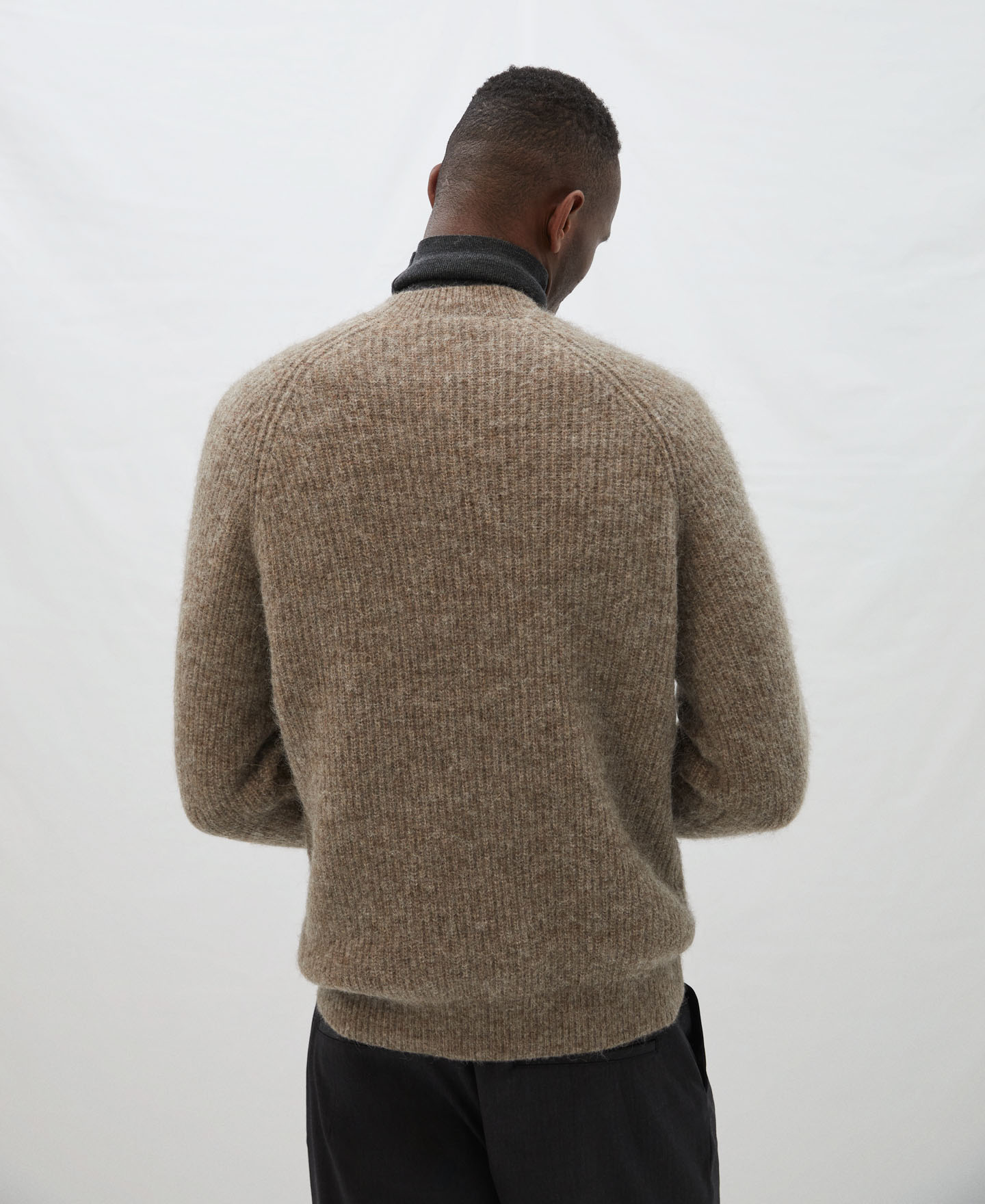 English knit sweater with raglan sleeves image number 2