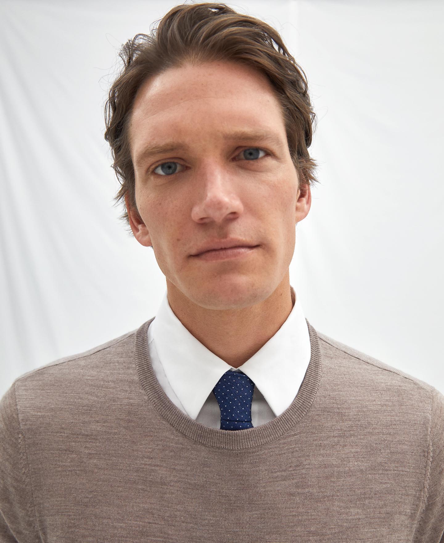 Polka dot silk tie image number 2