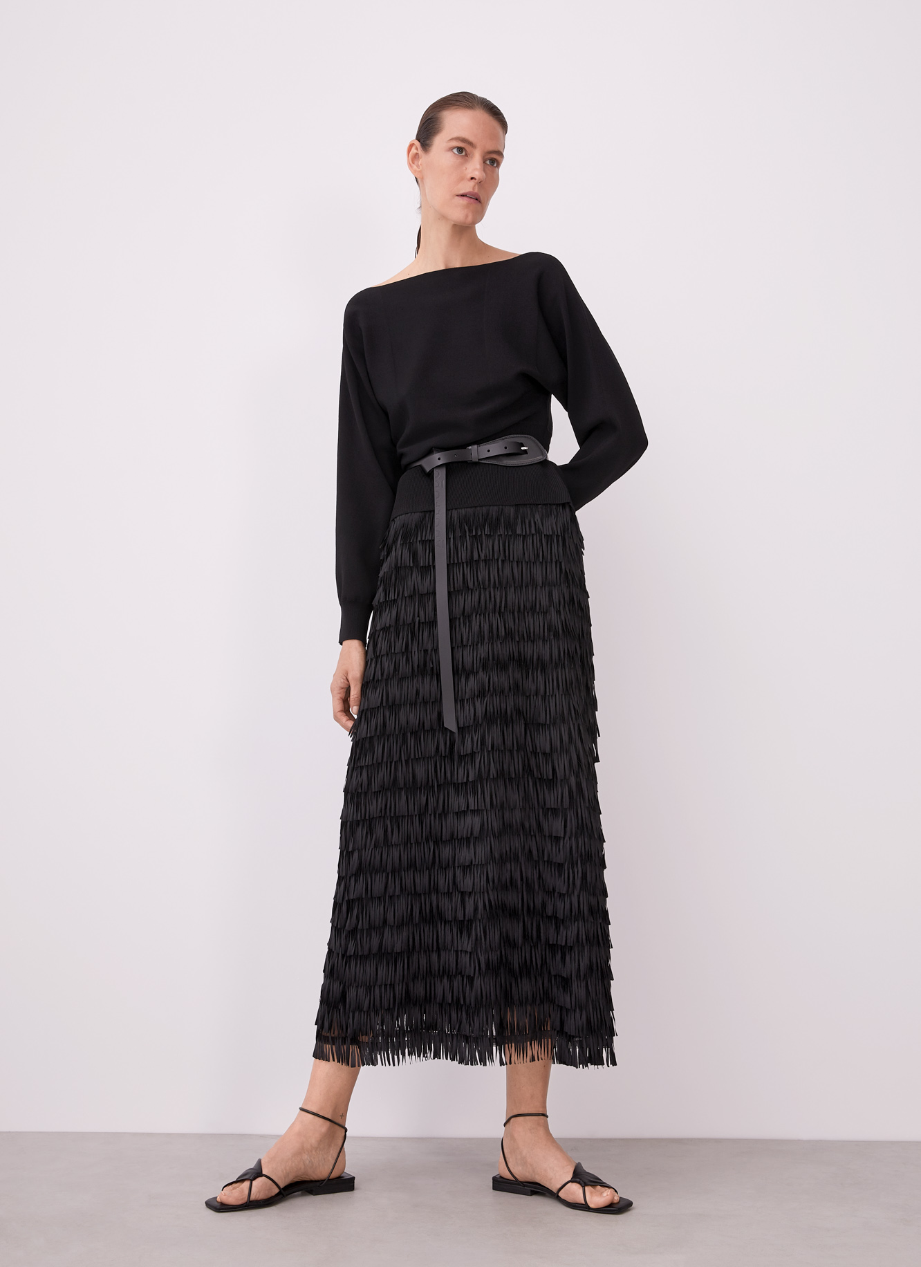 Thick stretch sweater with ribbed waist image number 5