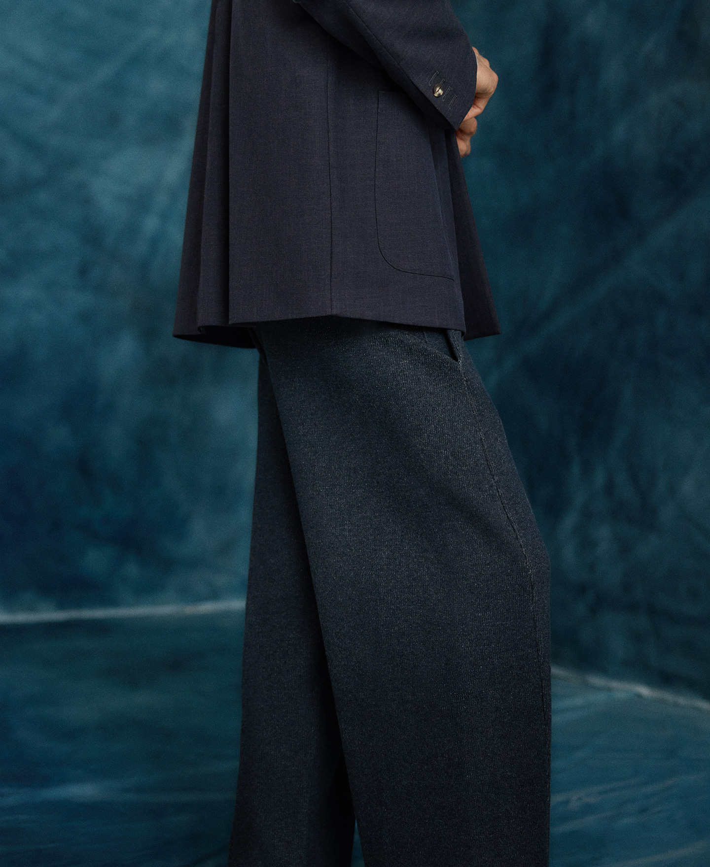 Pantalón barrel fit punto hombre image number 3