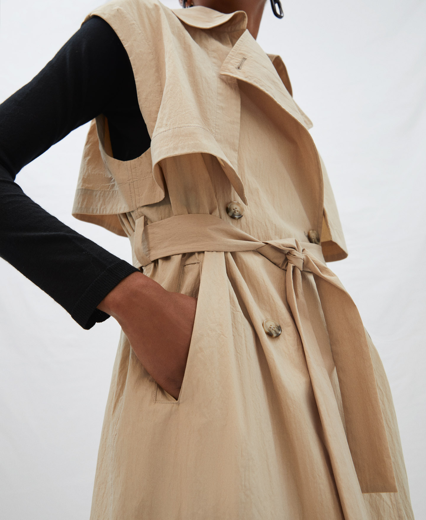 Viscose and nylon sleeveless trench coat image number 3
