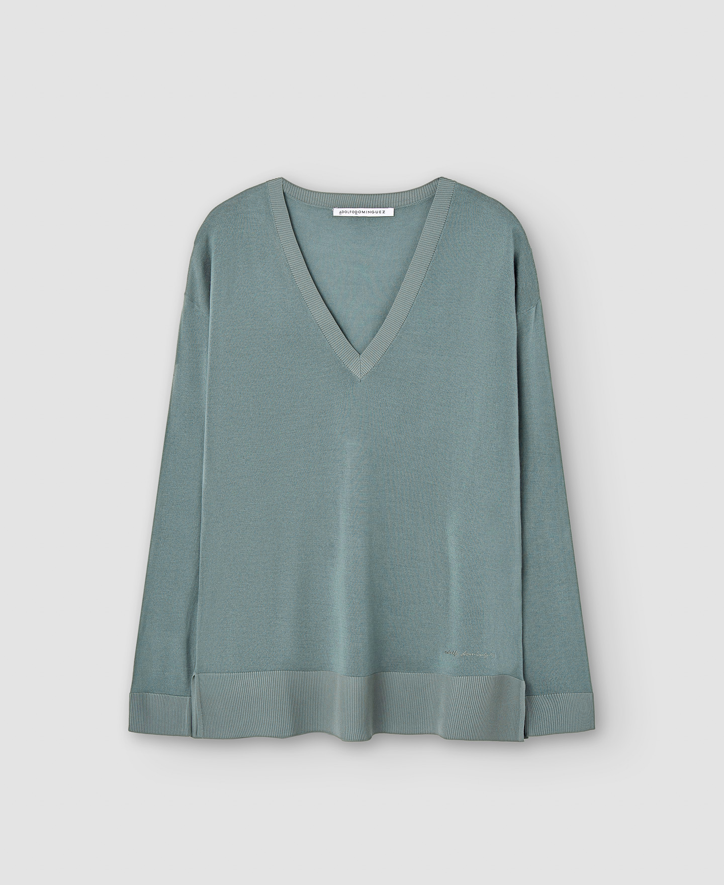 Camisola com decote em V em lã merino image number 4