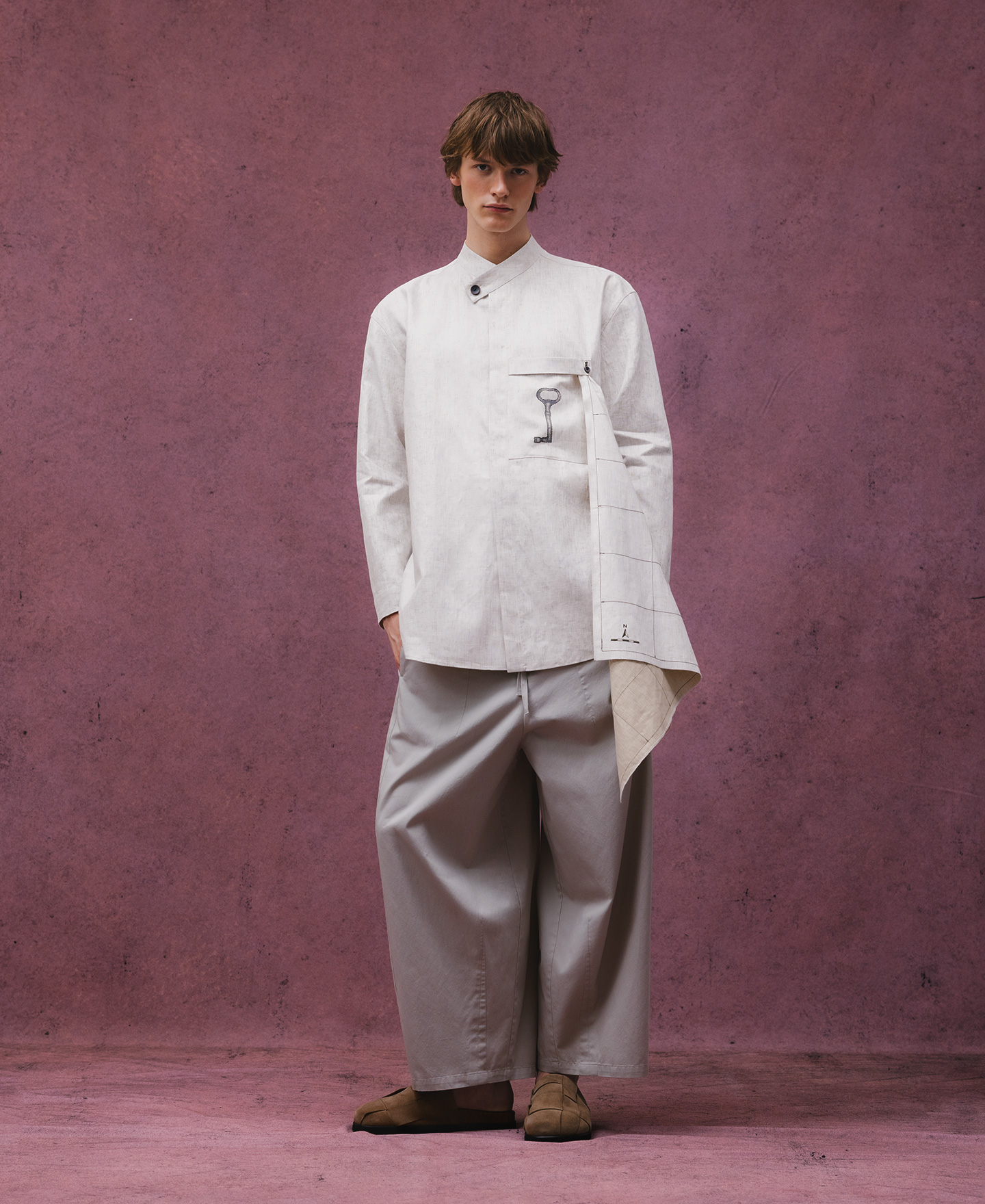 European linen printed key shirt man image number 5