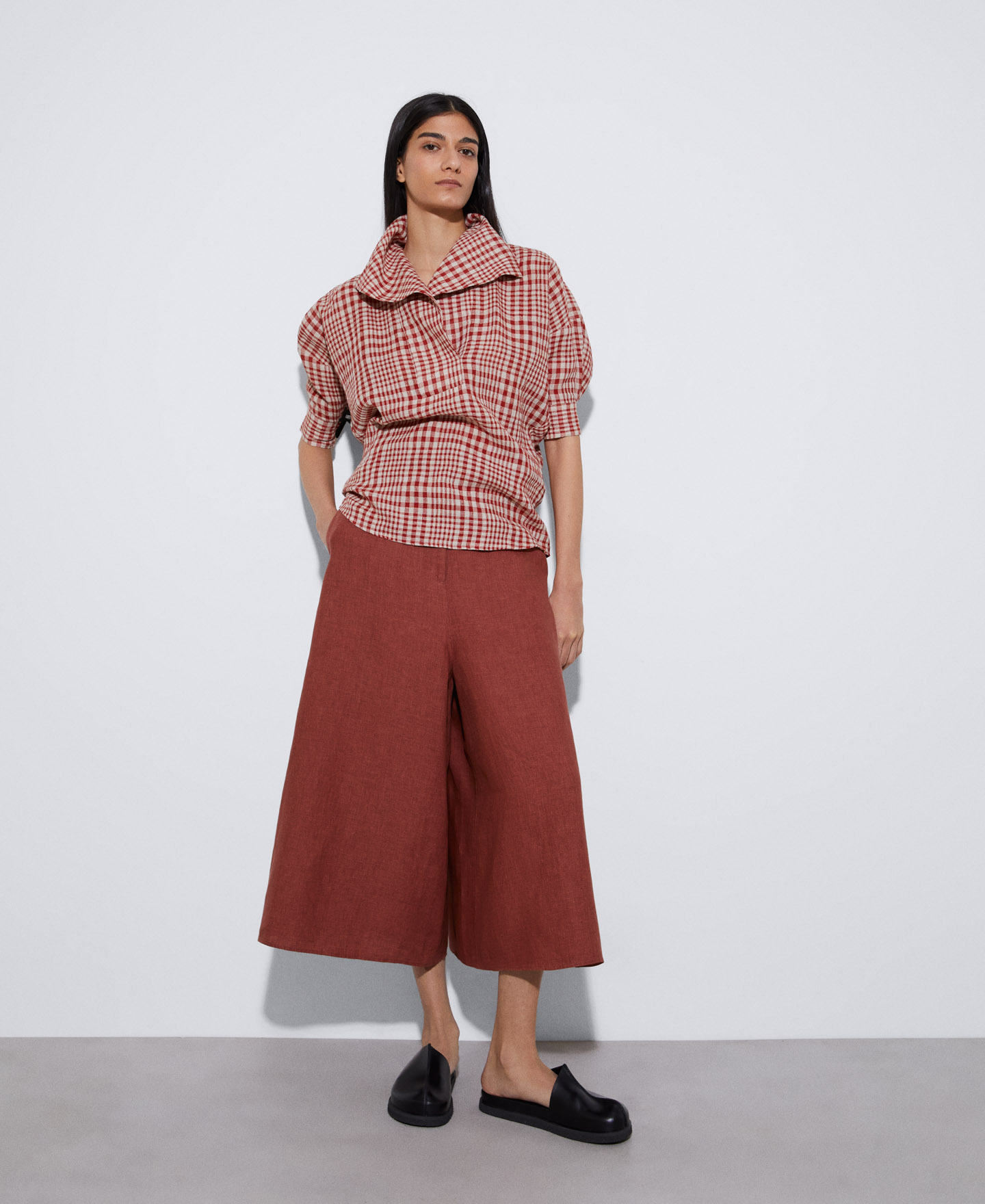 Checked linen and cotton shirt image number 1