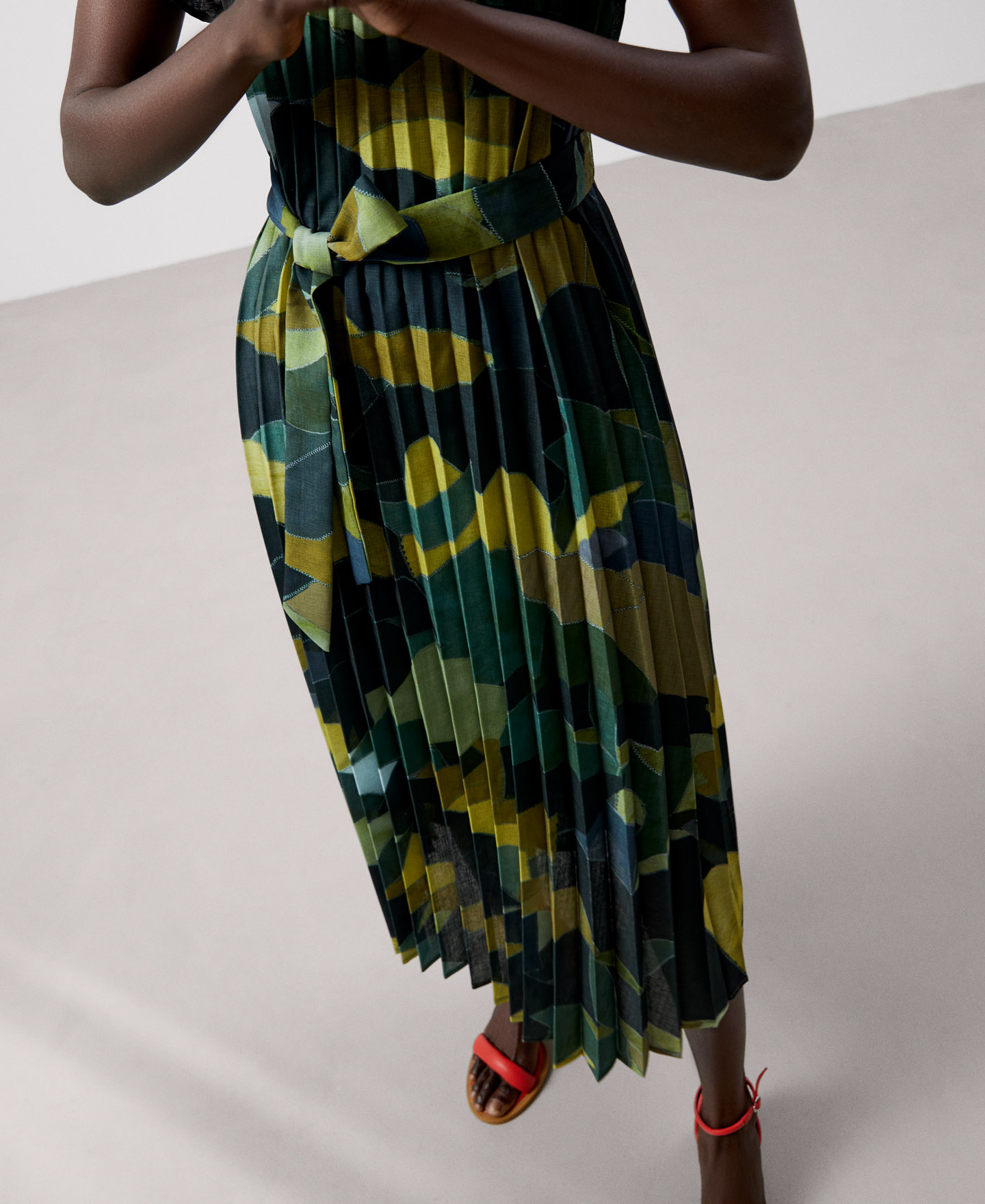Print midi dress image number 3