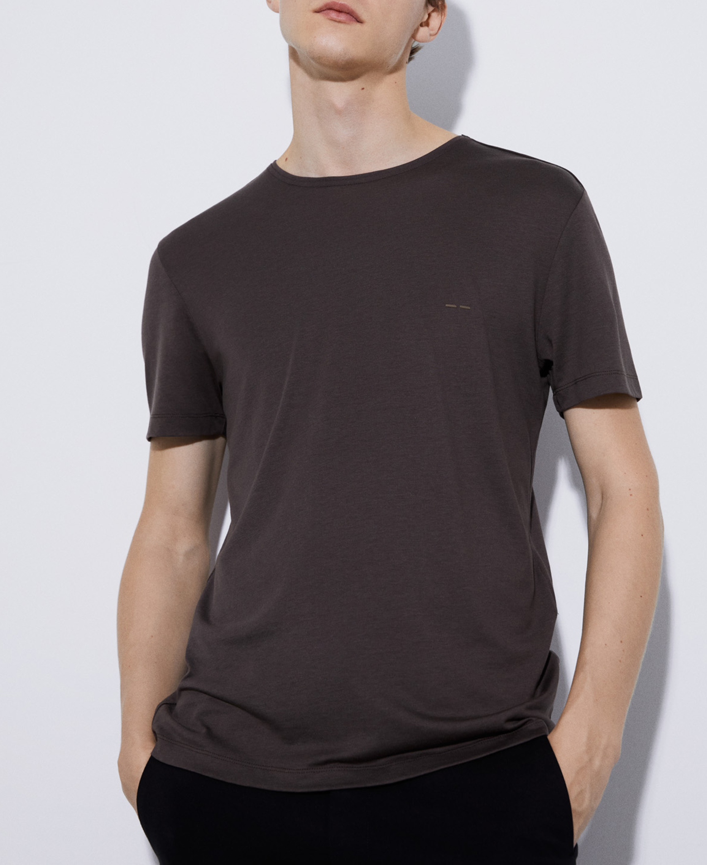 Camiseta cuello caja en lyocell image number 0