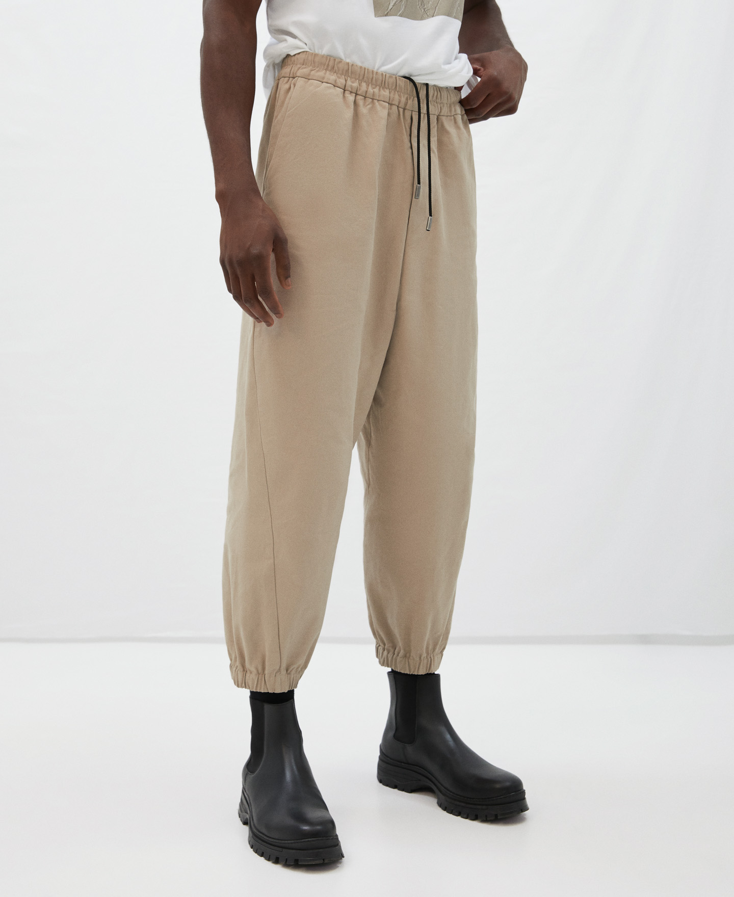 Pantalón tobillero elástico en nylon image number 0