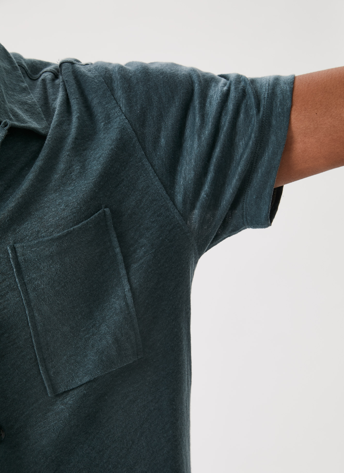 Linen knit bowling shirt image number 2