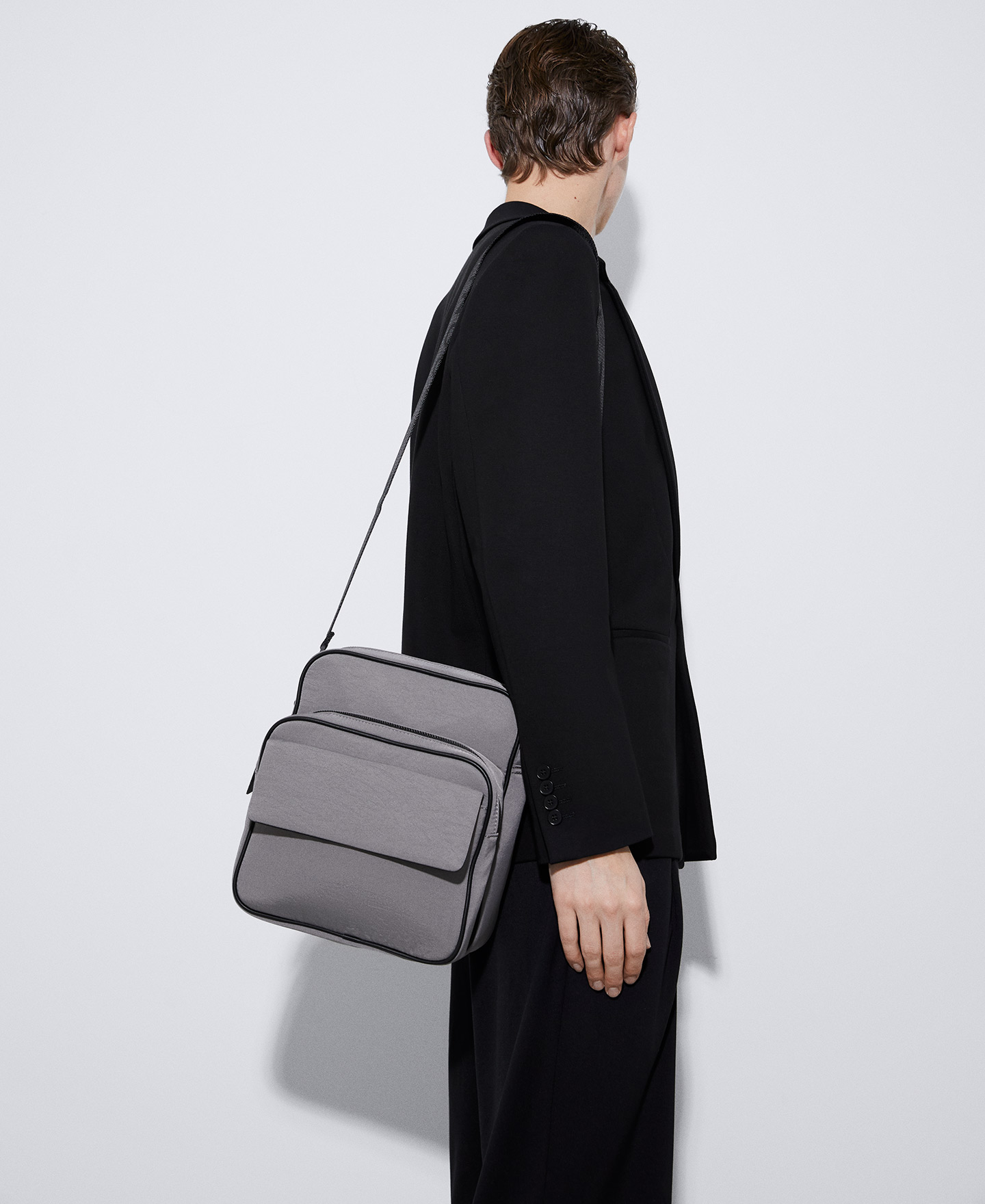Medium recycled polyester shoulder bag image number 5