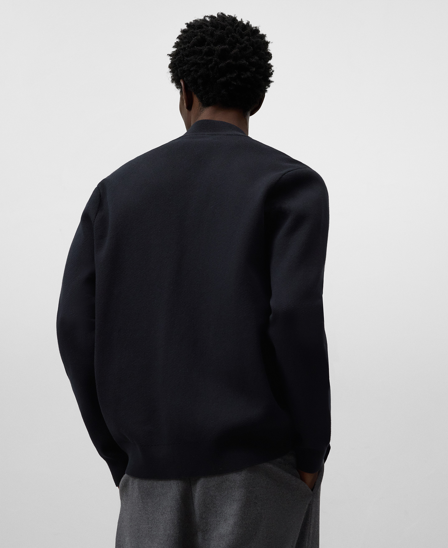 Cárdigan punto cuello bomber hombre image number 2