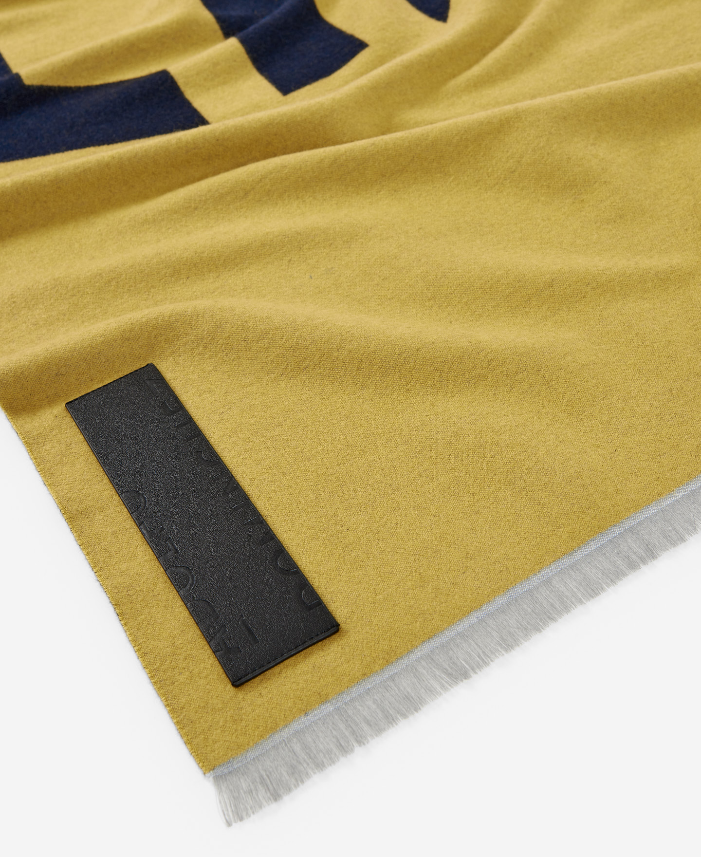 Jacquard maxi logo scarf image number 2