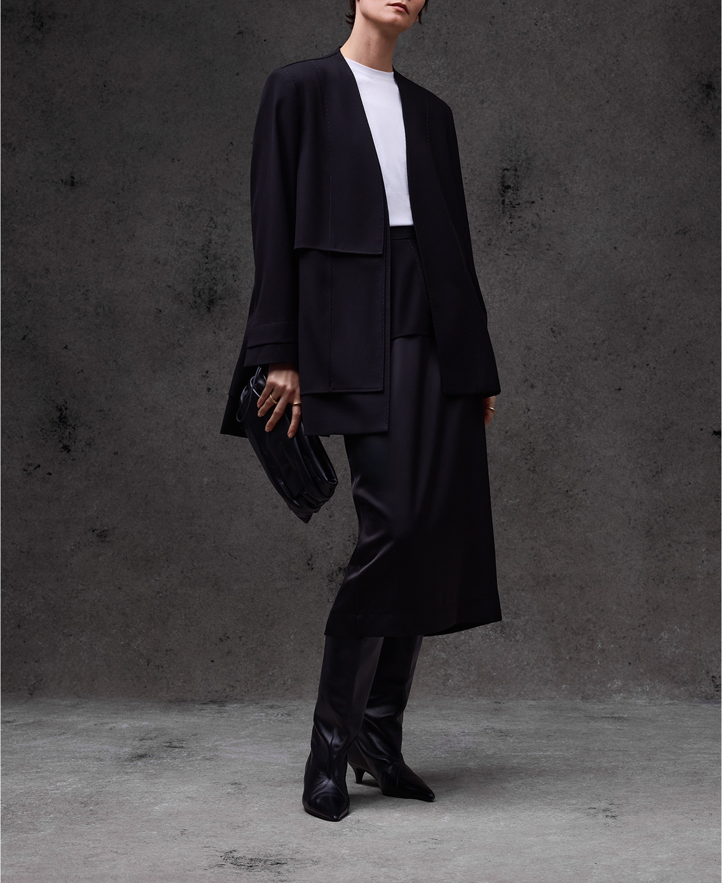 Blazer desestructurada negra mujer image number 1