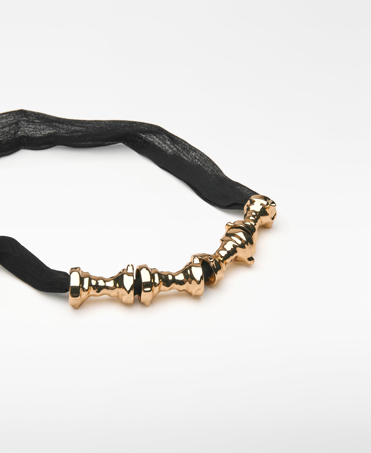 Metal pieces bow necklace woman image number 1