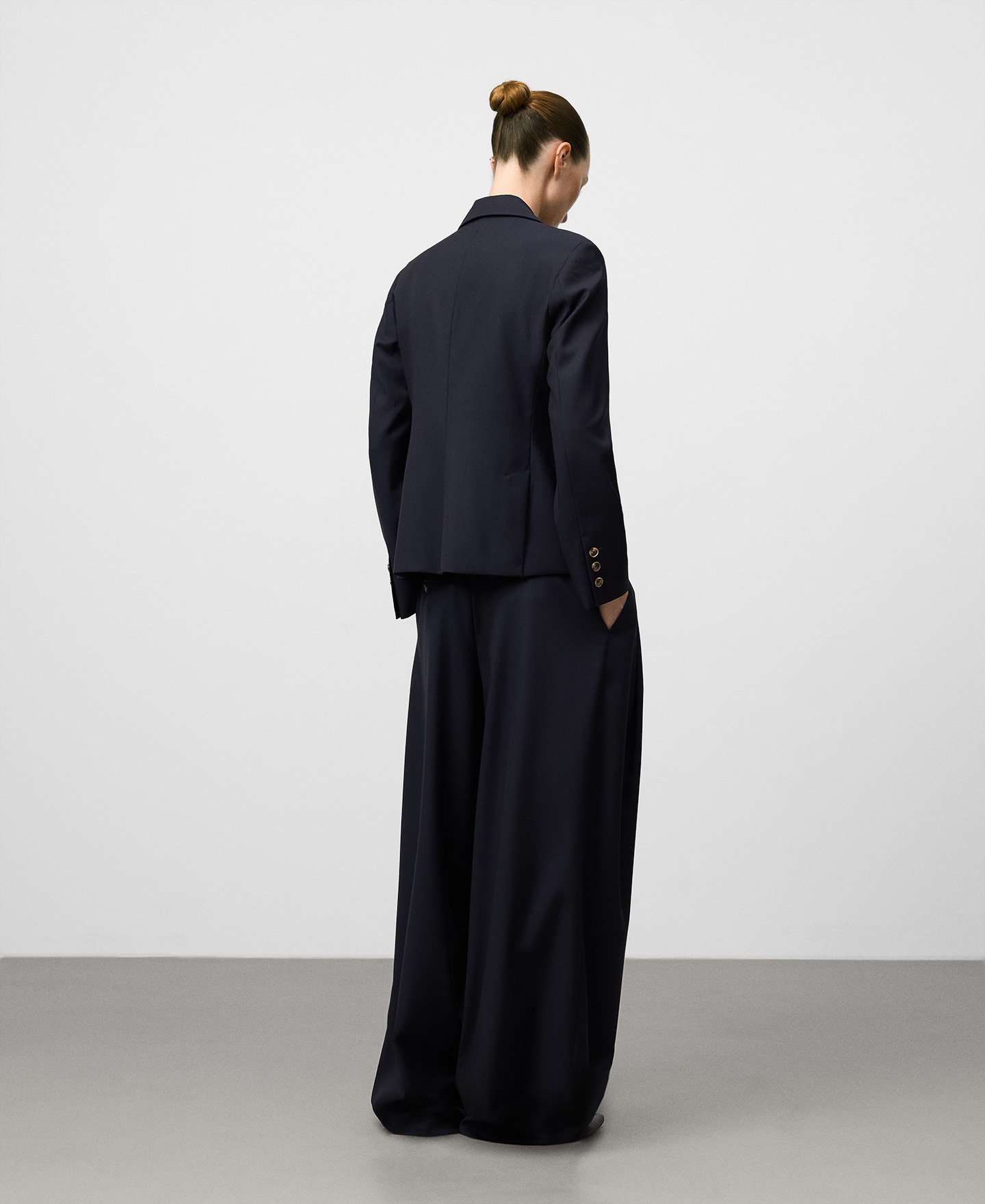 Short tailored blazer woman image number 2