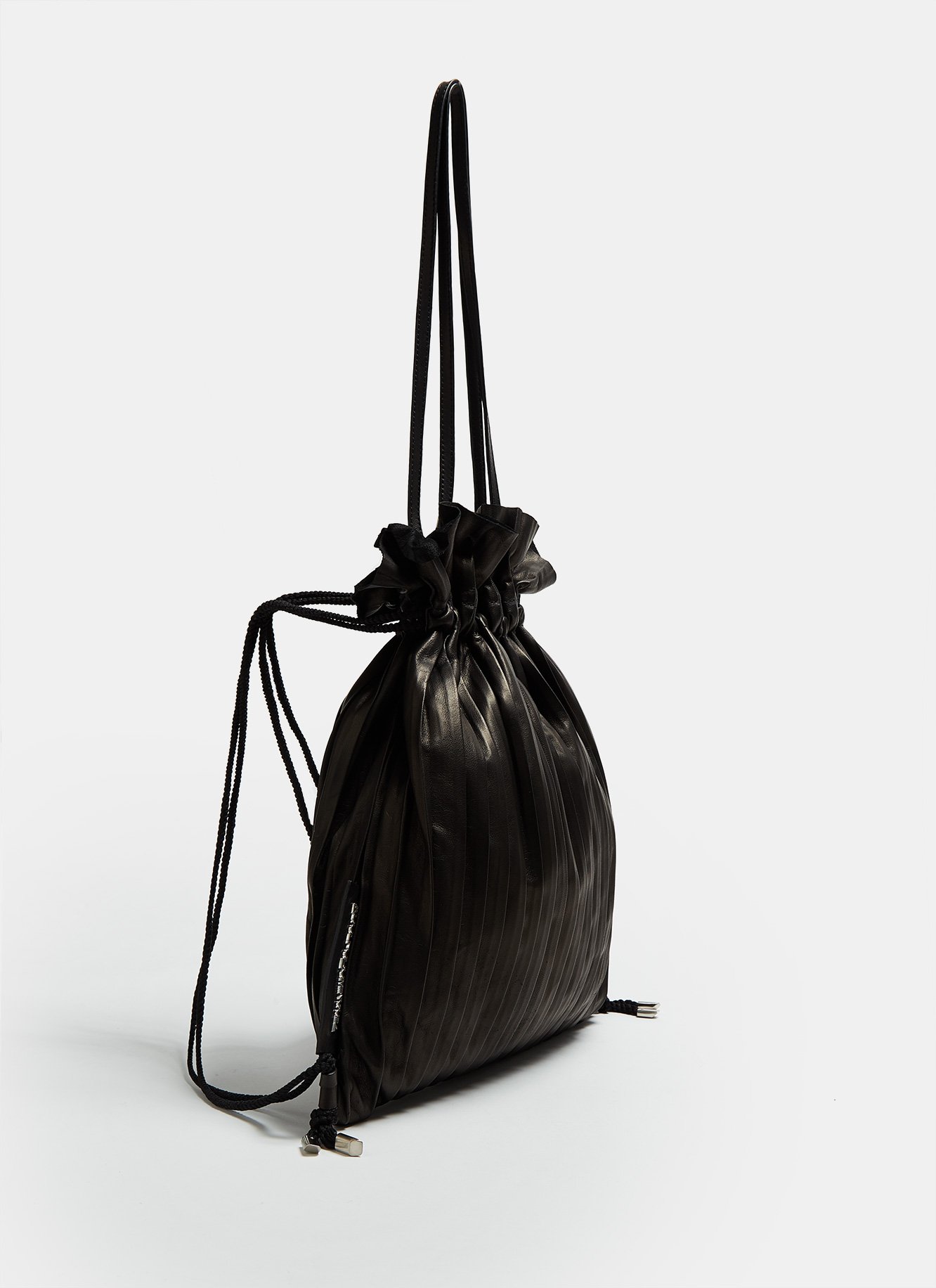 Drawstring bag in pleated leather image number 0