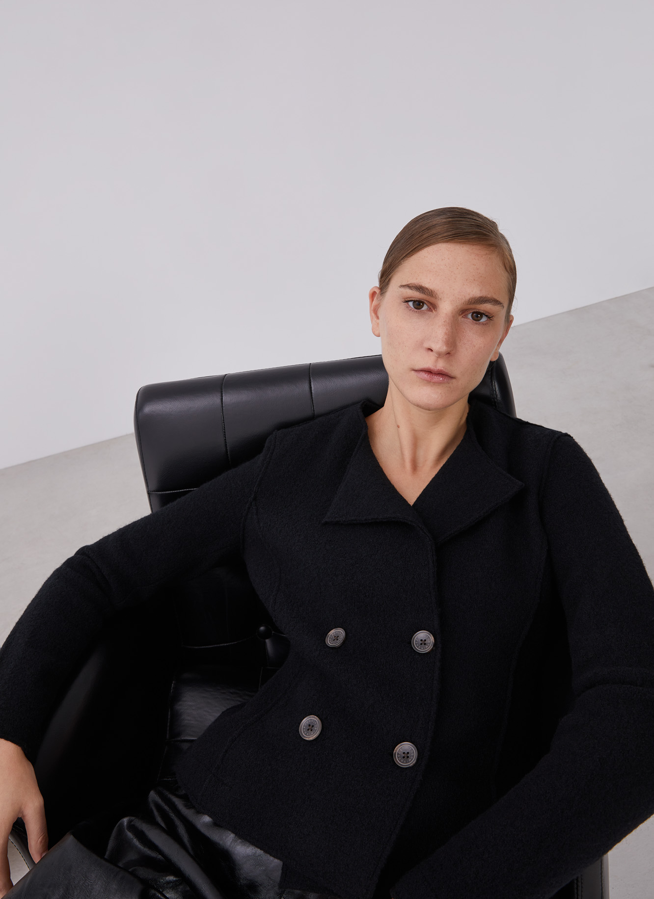Merino wool crossed jacket image number 5