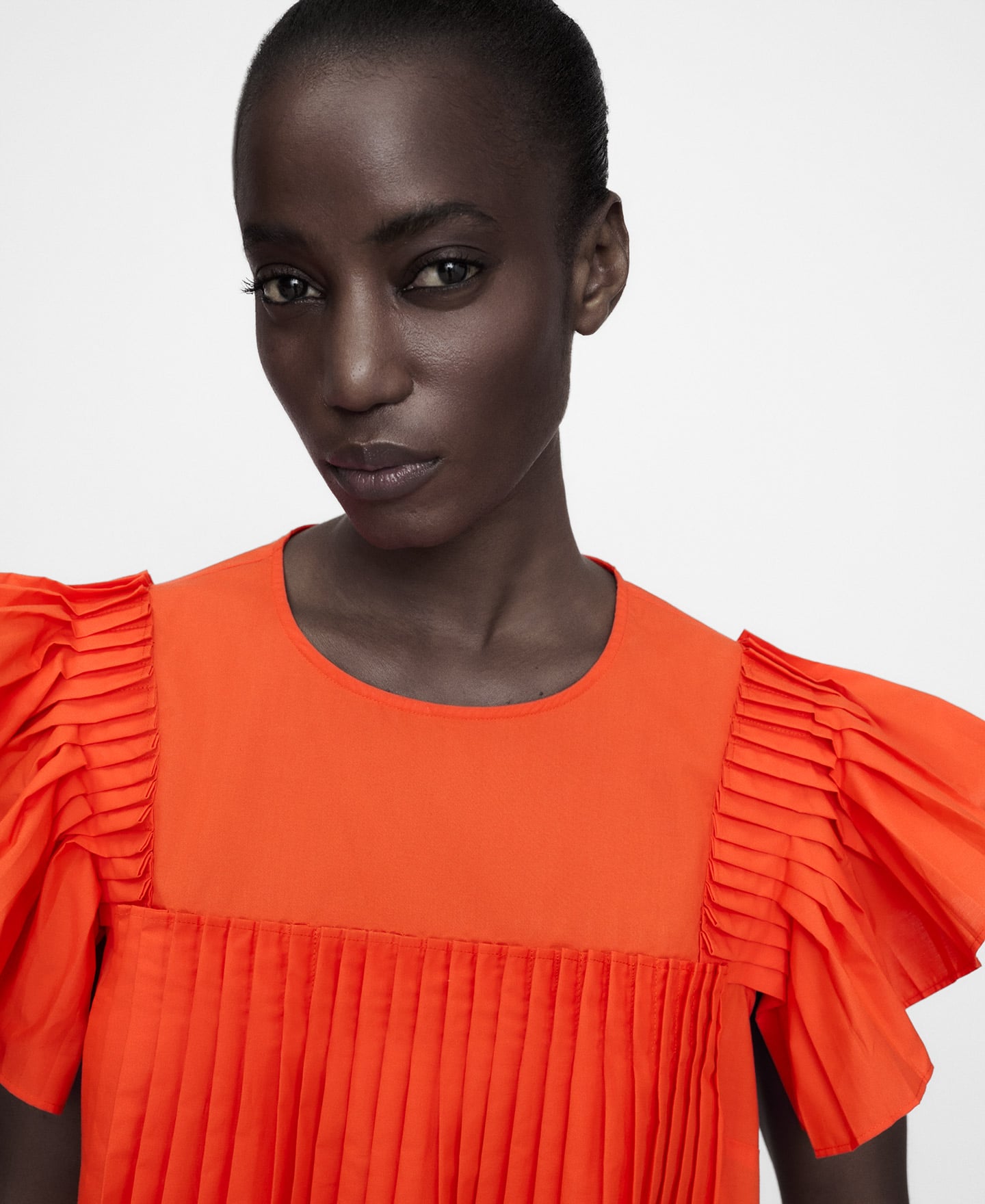 Cotton crop top with ruffles image number 3