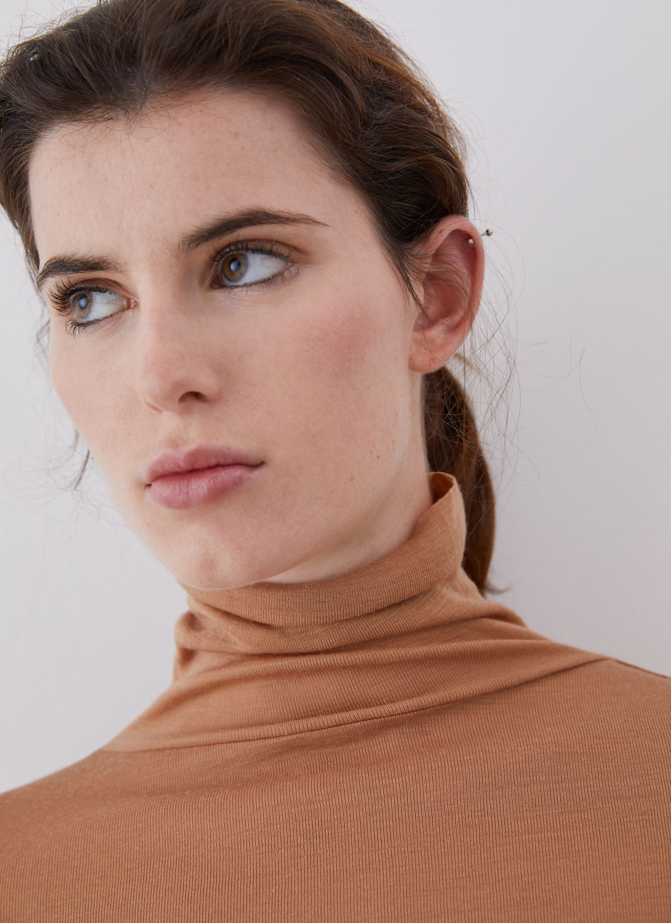 Merino wool sweater with high collar image number 4