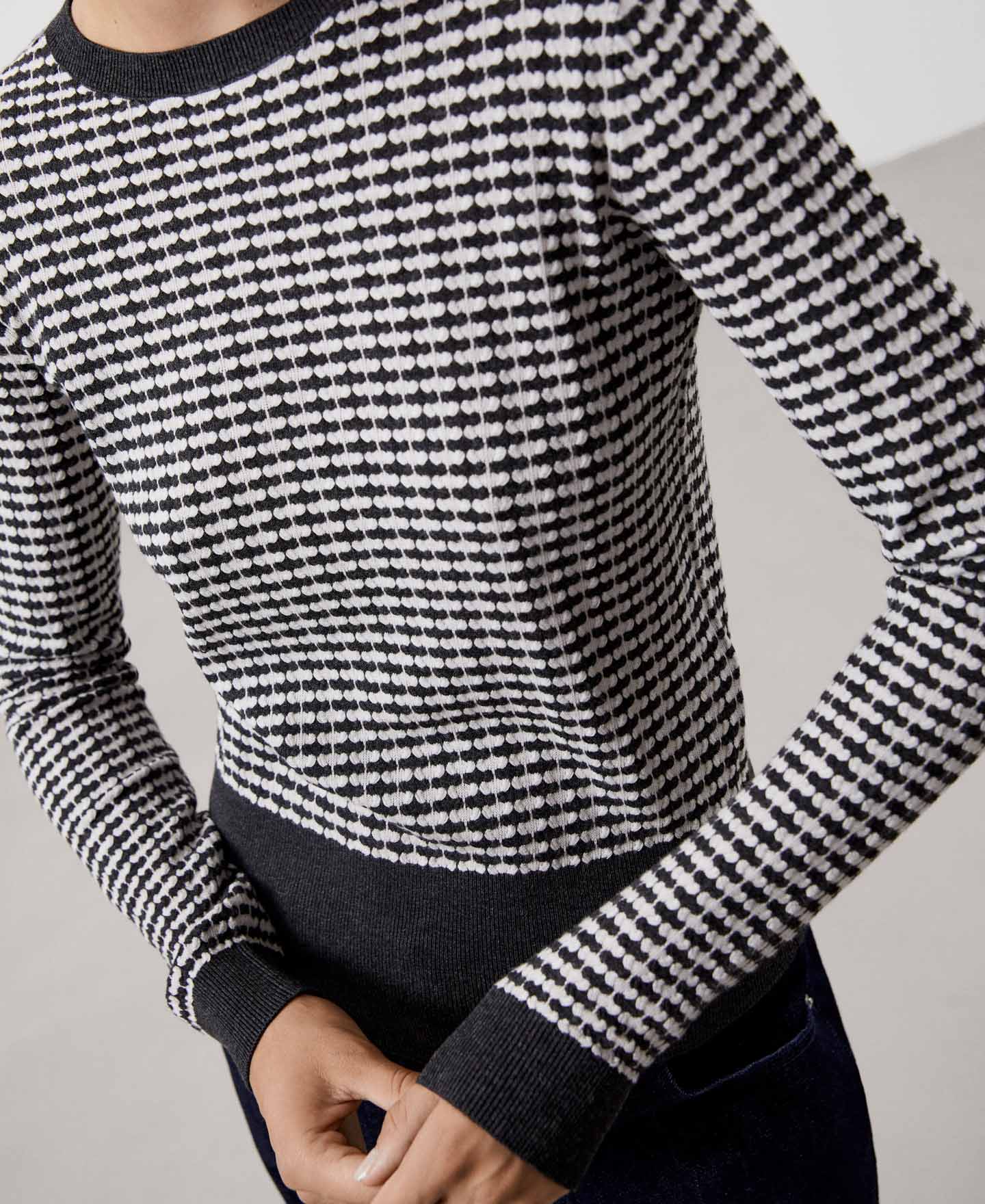 Viscose fabric round neckline sweater image number 3
