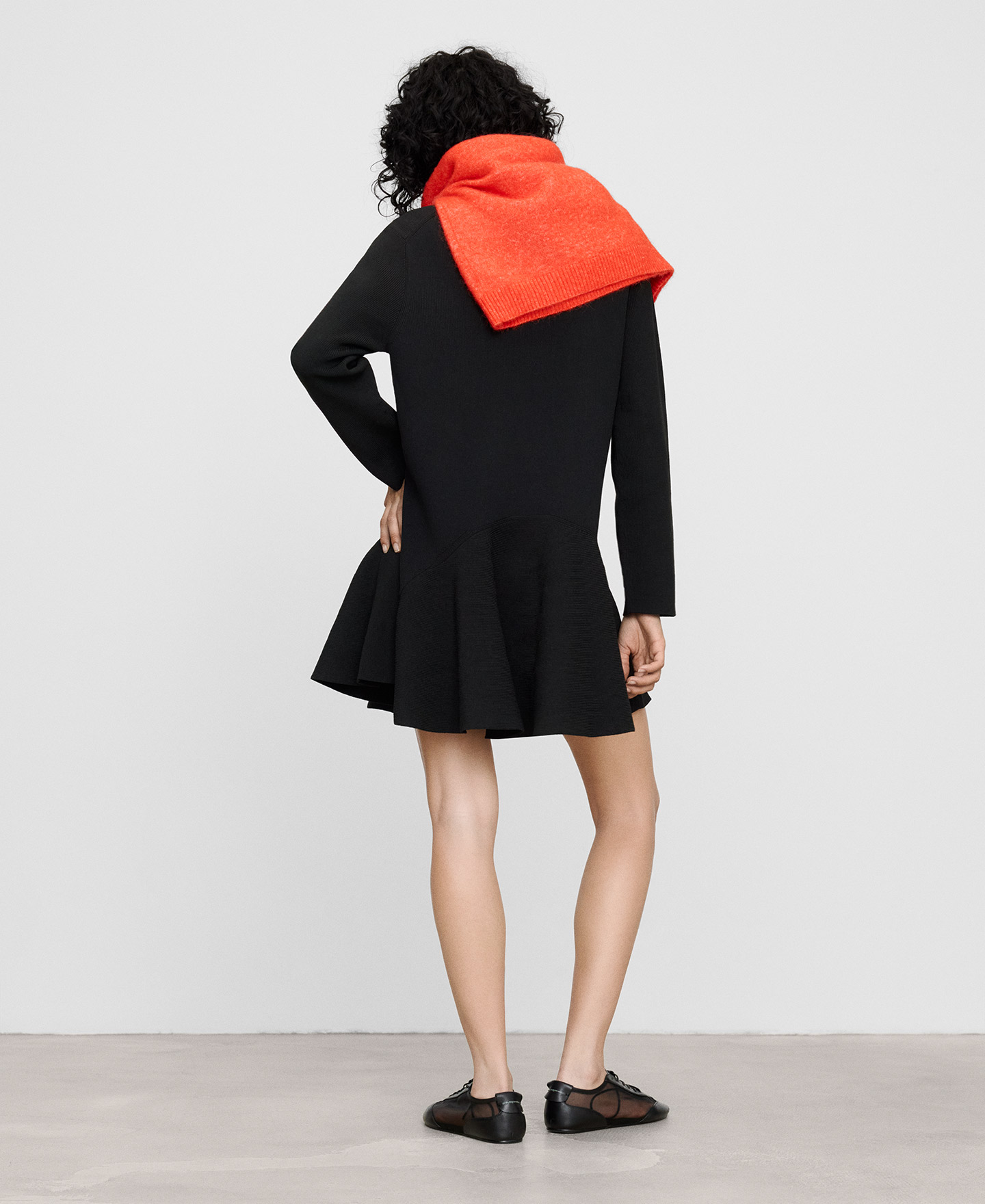 Vestido corto punto volante image number 2
