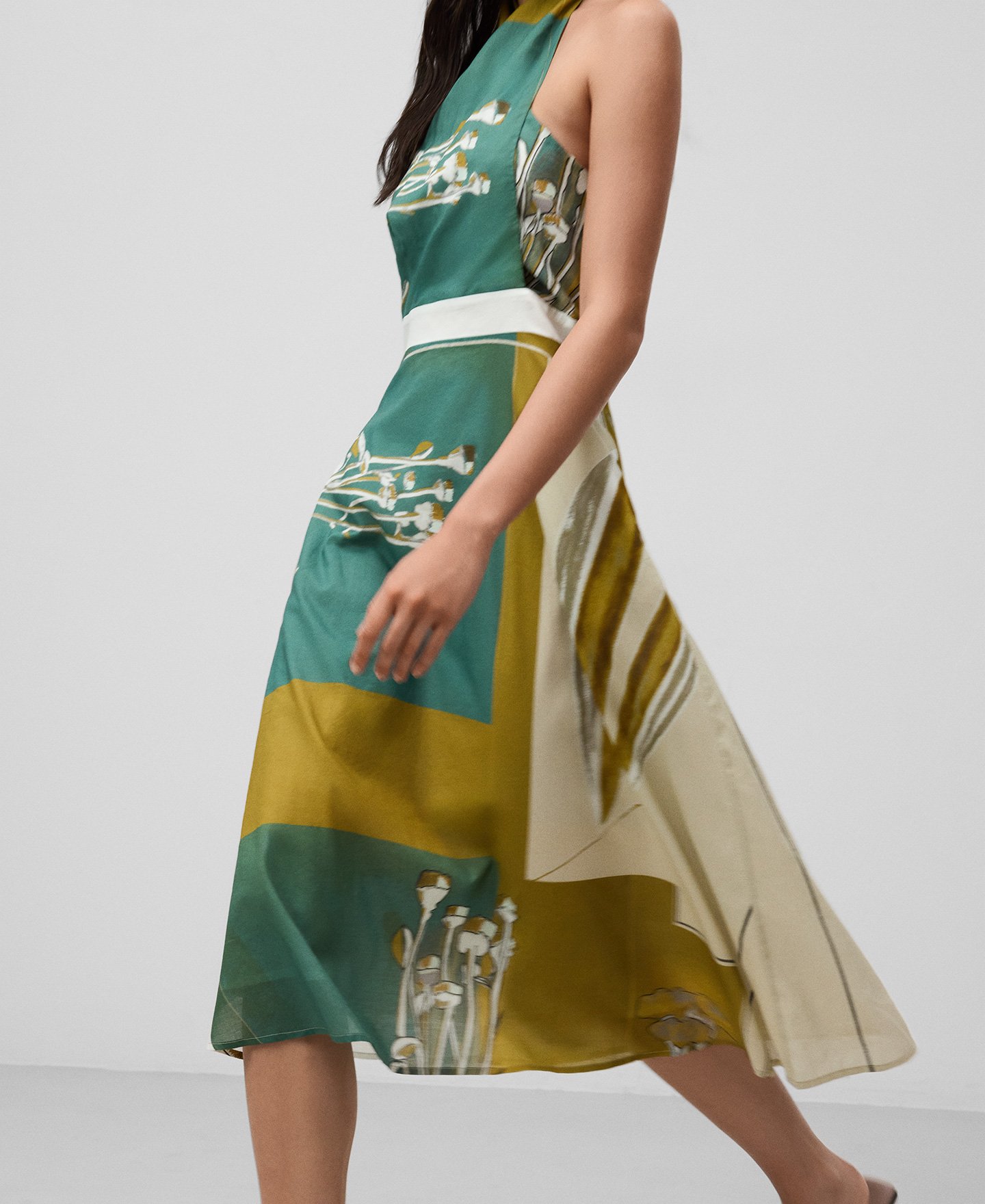 Vestido estampado com gola halter para mulher image number 3