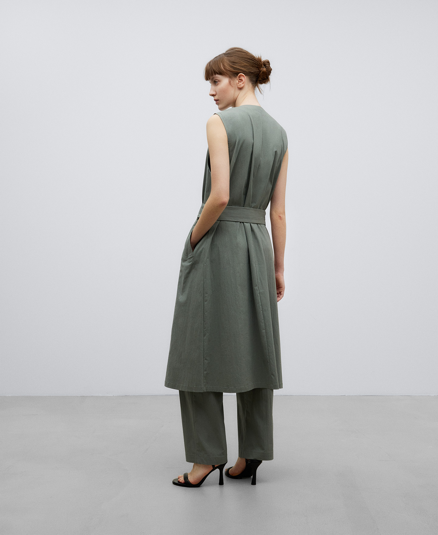 Green long double-breasted vest woman image number 2