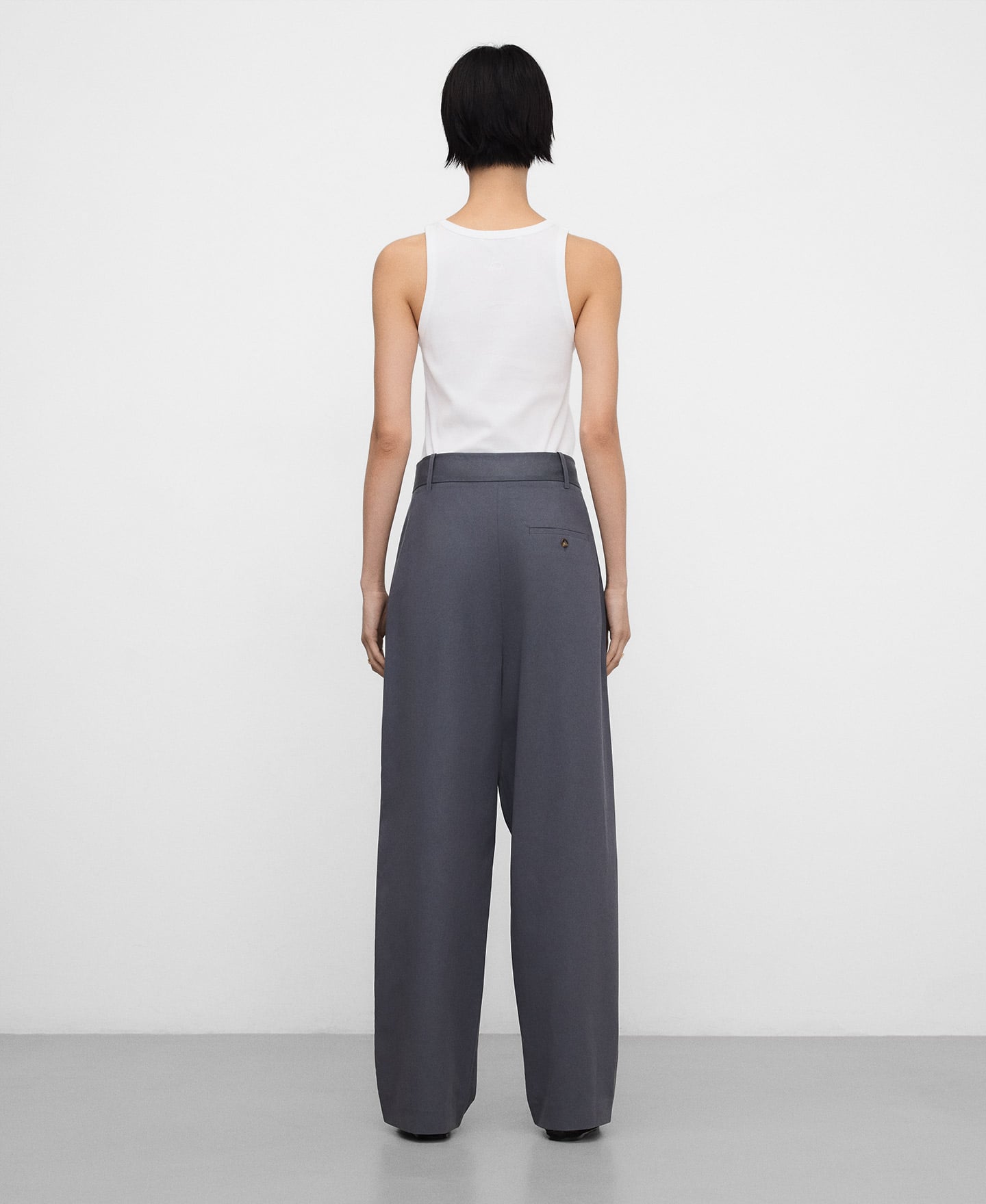 Straight pleated trousers image number 2
