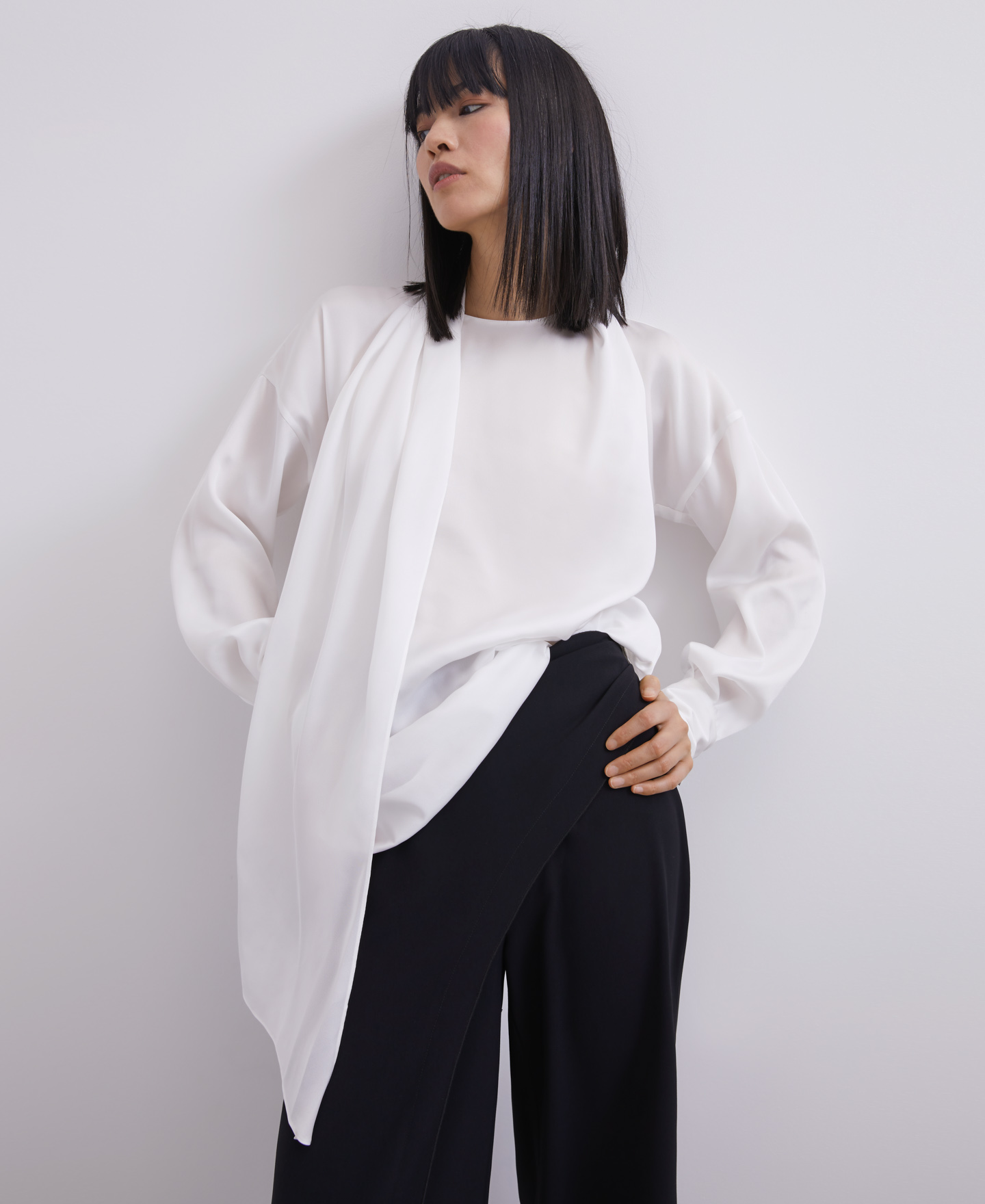 Blusa con bufanda multiposición image number 0