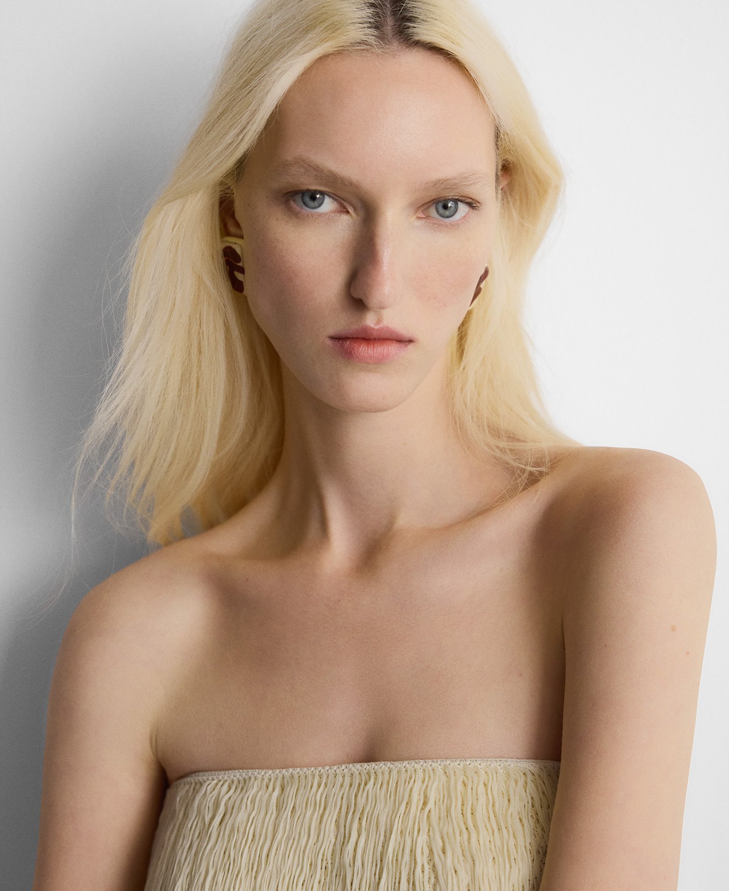 Marbled resin medium earrings image number 3