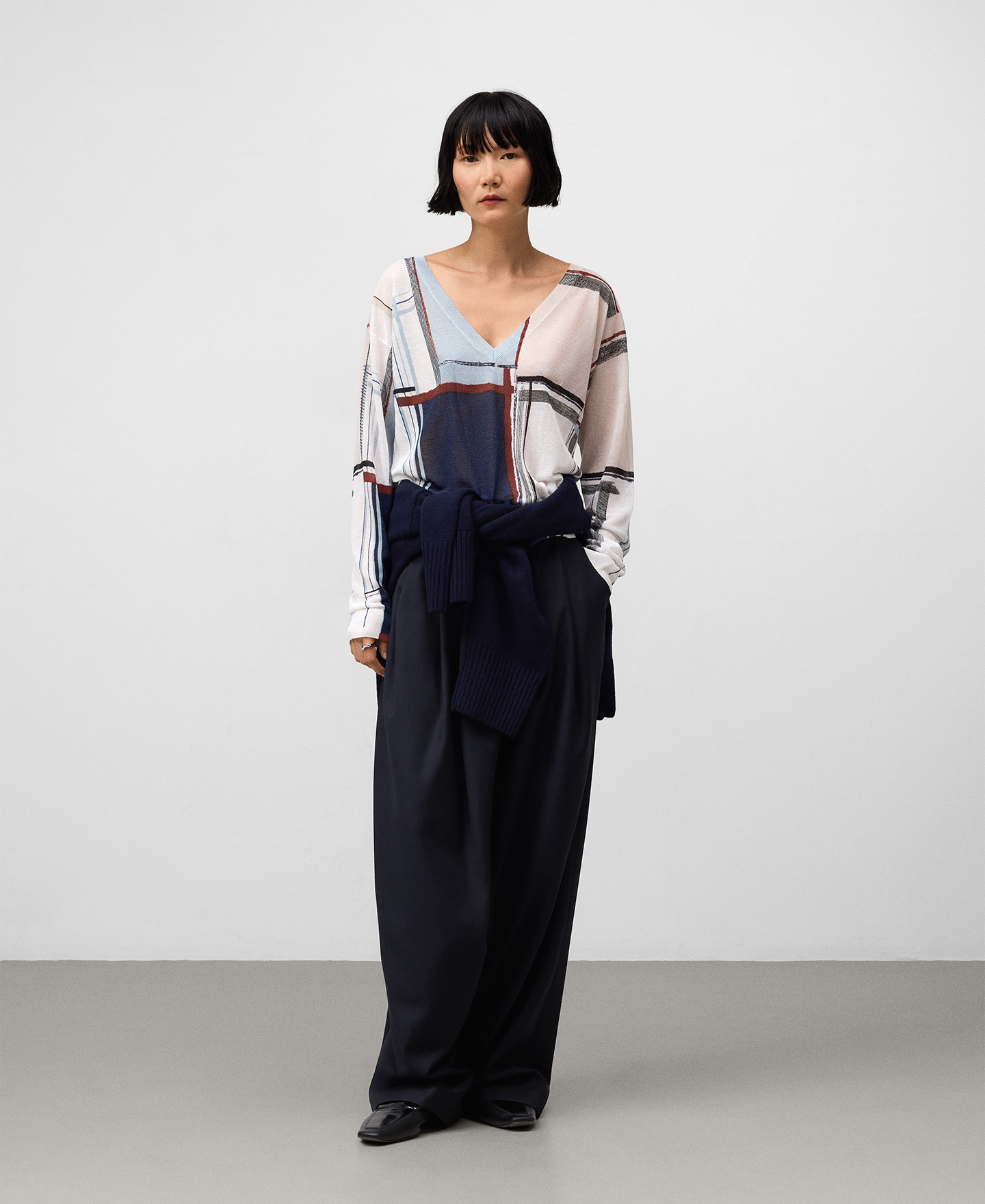 Printed V-neck sweater woman image number 1