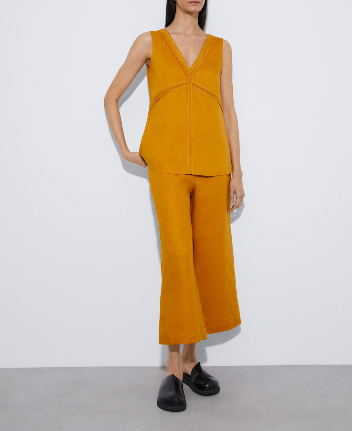 European responsible linen top image number 1