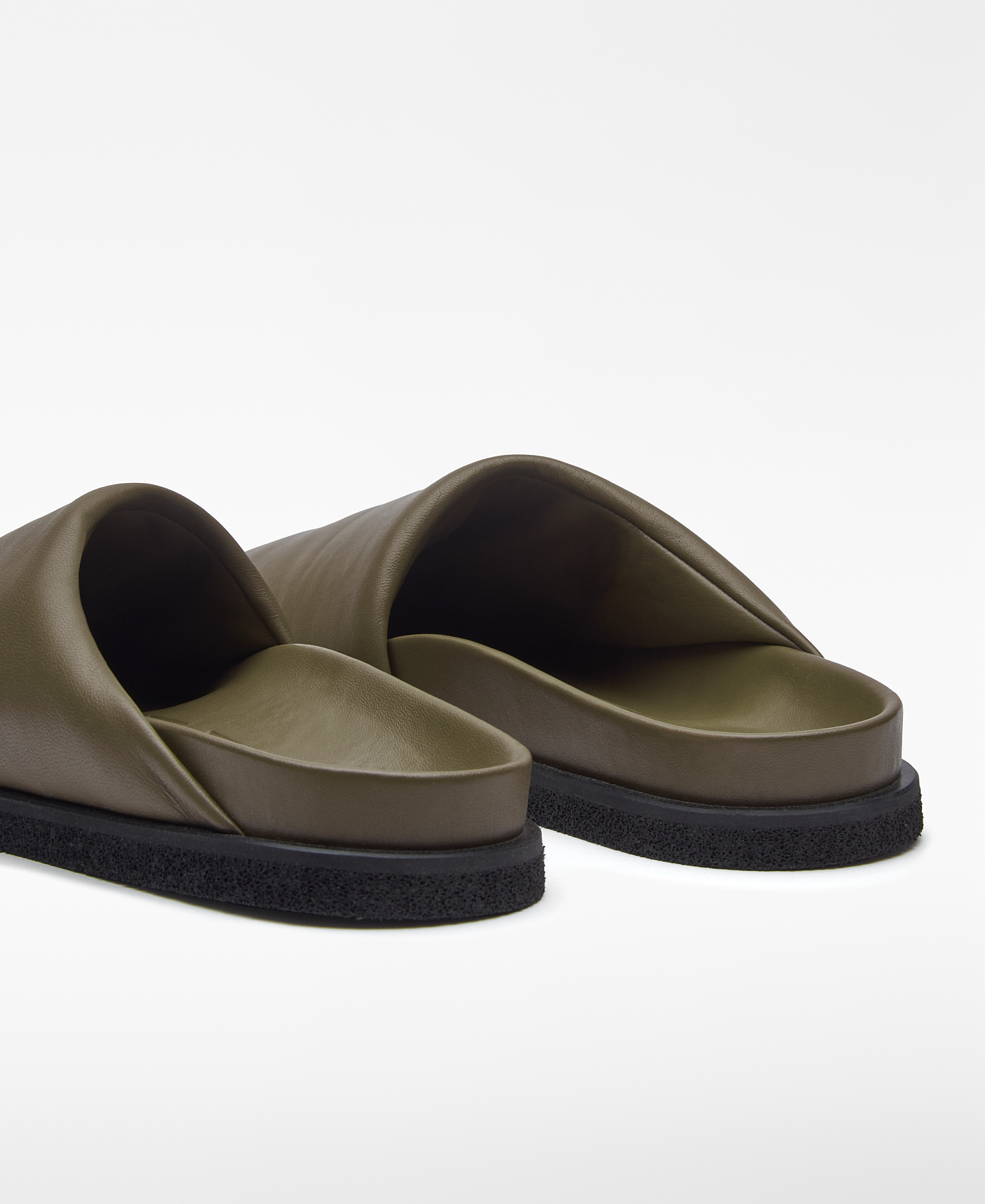 Padded responsible leather clog woman image number 2